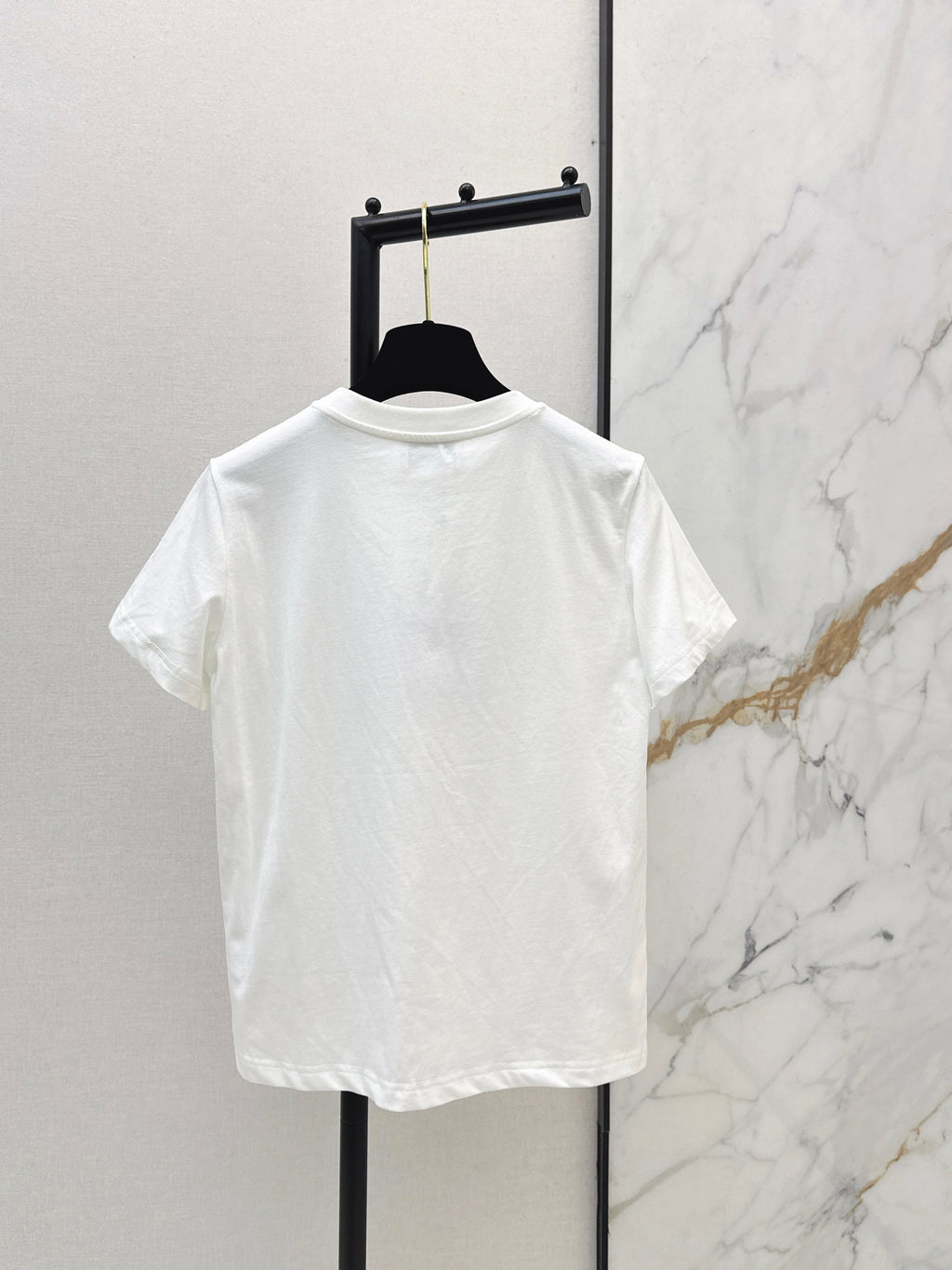 26NEW Embossed Pattern Short-Sleeve T-Shirt