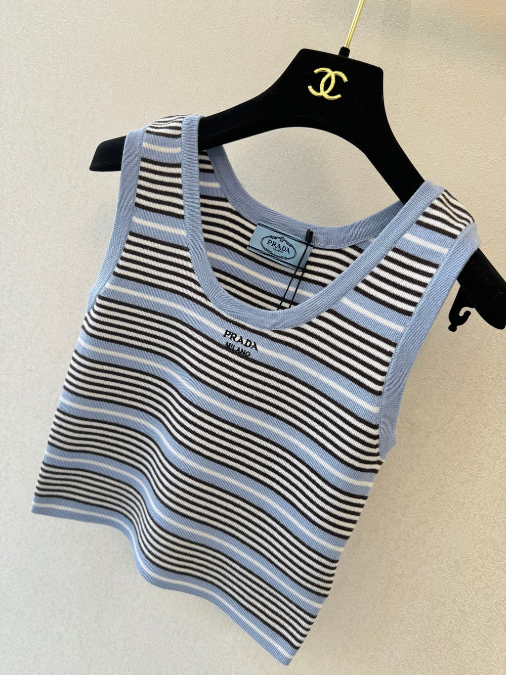 26NEW striped vest