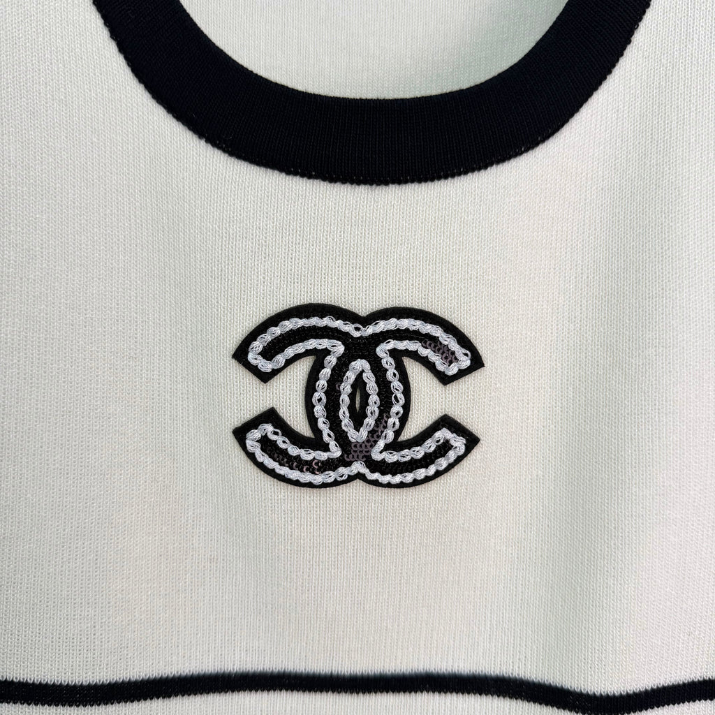 26NEW Striped Knit Vest