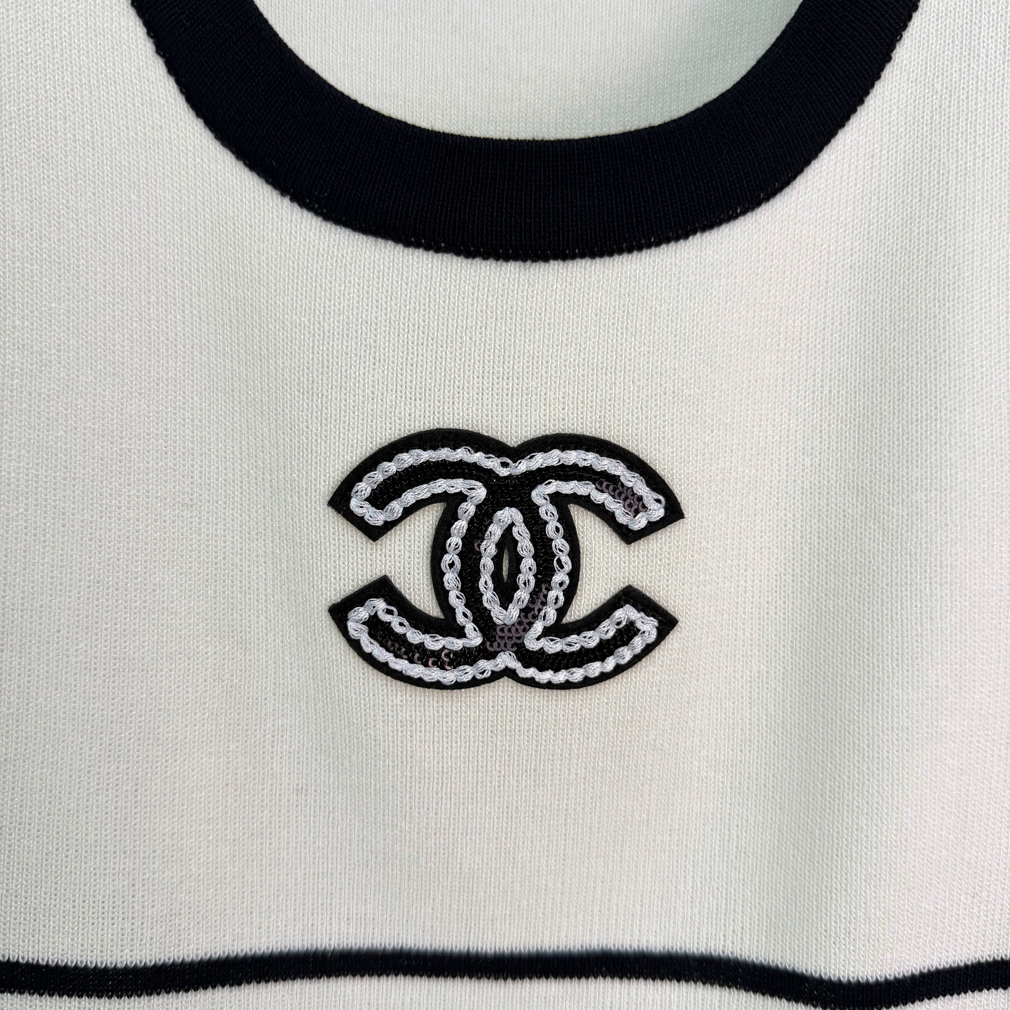 26NEW Striped Knit Vest