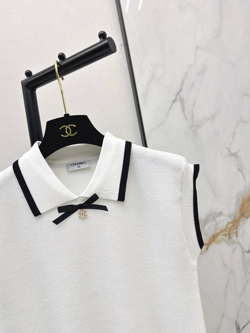 26NEW Color-blocked Trim Babydoll Collar Knit Sweater