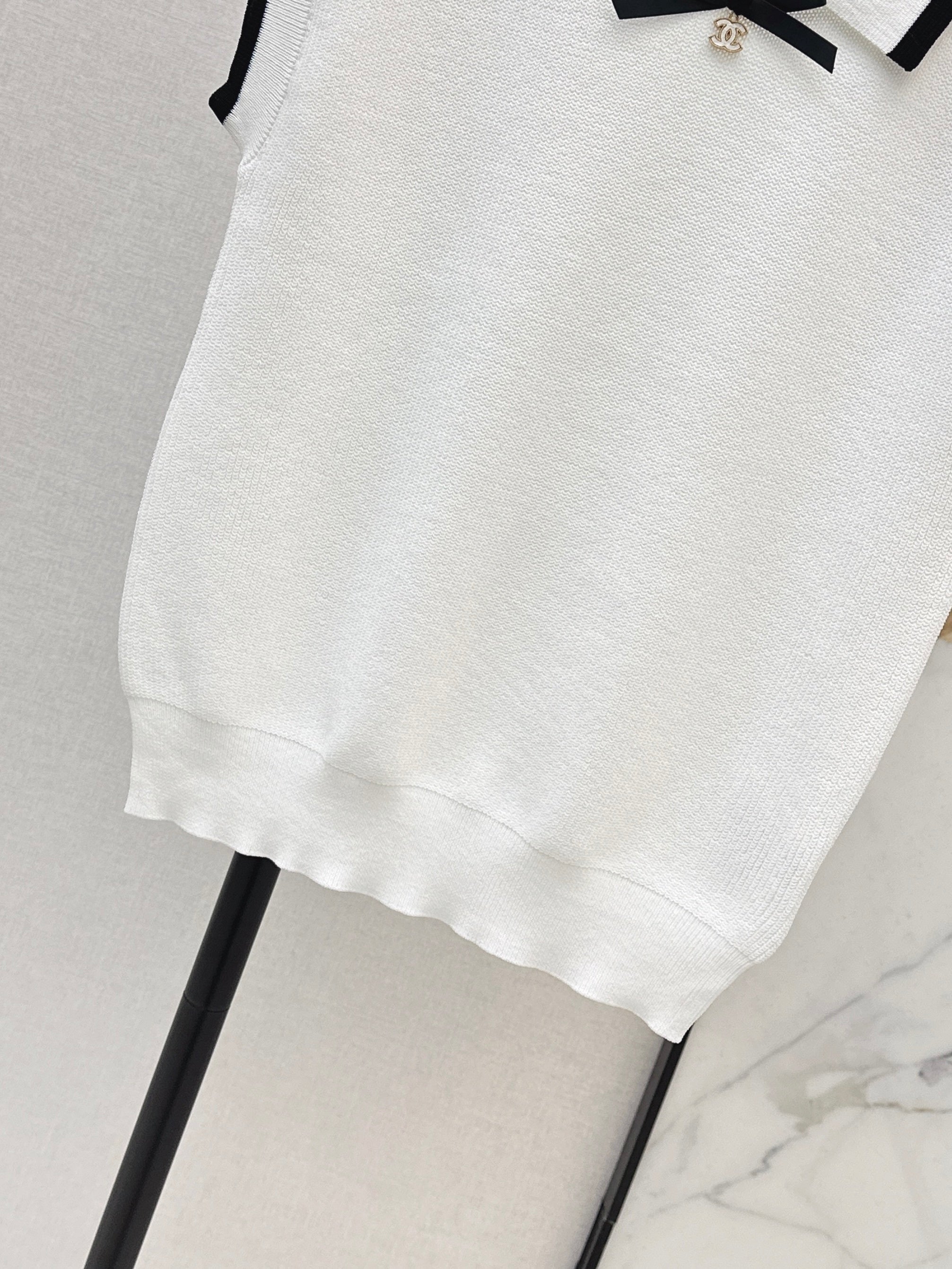 26NEW Color-blocked Trim Babydoll Collar Knit Sweater