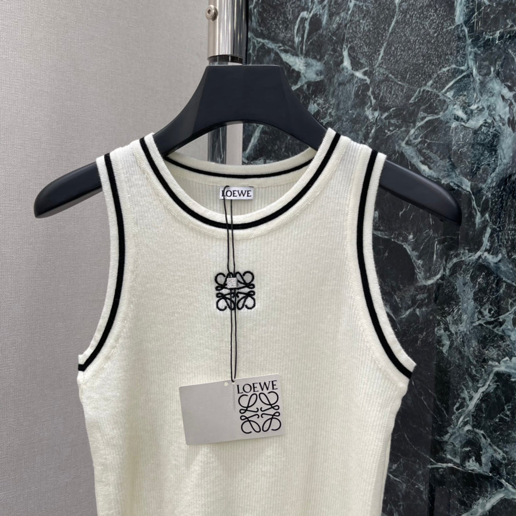 26NEW Knitted Vest, Crew Neck, Sleeveless