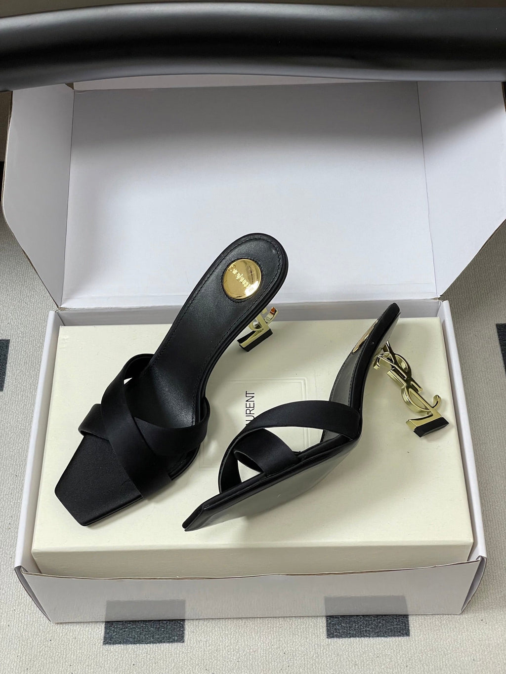 2026 Spring/Summer New Square Toe Cross Strap High-Heeled Sandals
