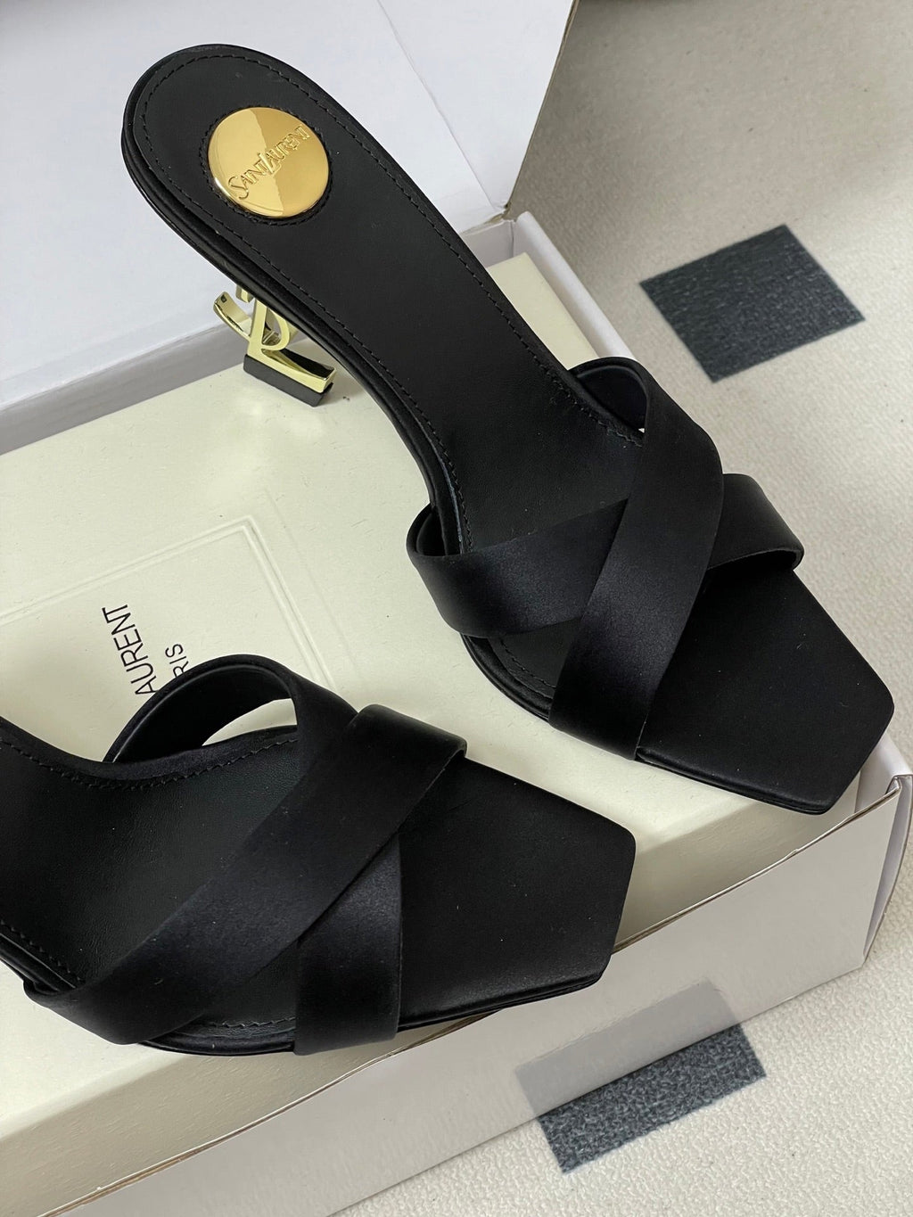 2026 Spring/Summer New Square Toe Cross Strap High-Heeled Sandals