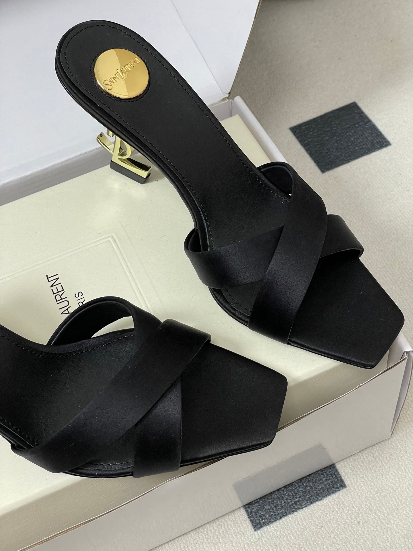 2026 Spring/Summer New Square Toe Cross Strap High-Heeled Sandals