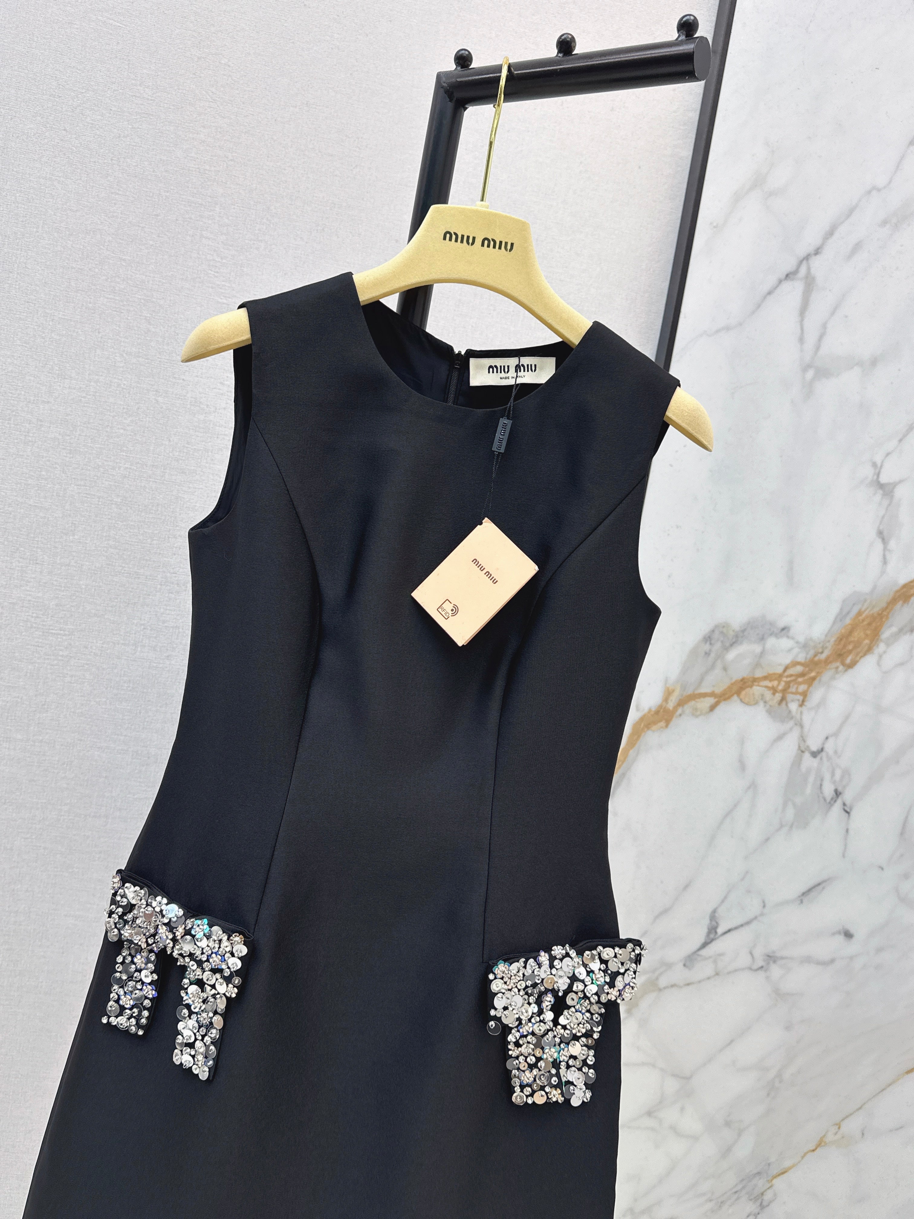 26SS Rhinestone Bow Sleeveless Dress