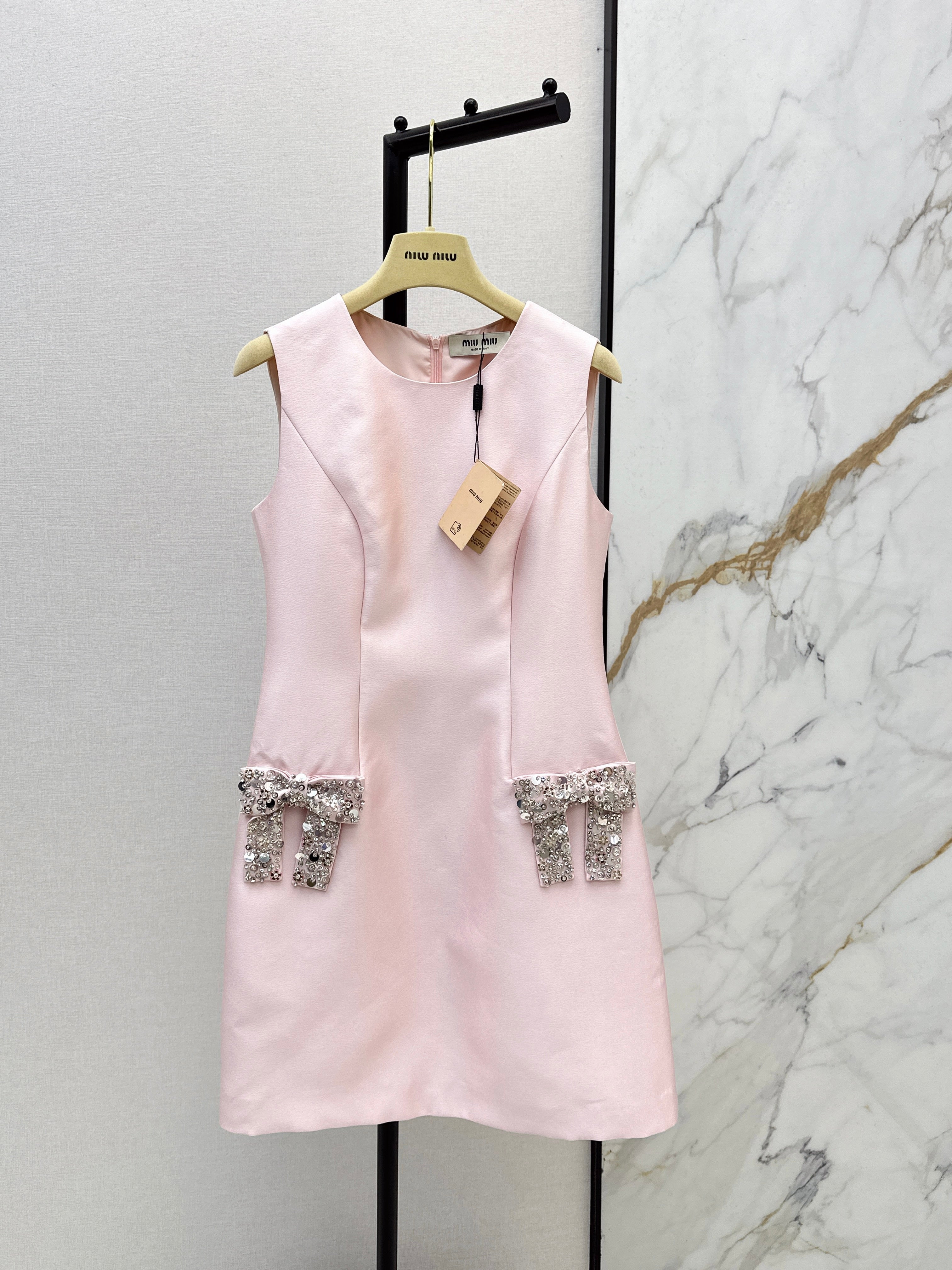 26SS Rhinestone Bow Sleeveless Dress