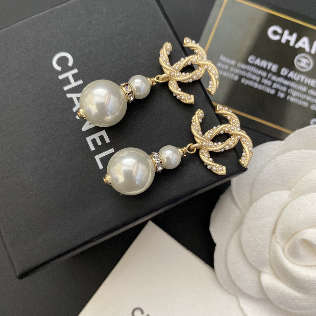 Gourd-shaped twisted rope pearl earrings
