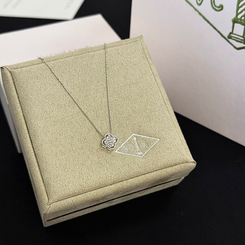 four leaf clover necklace