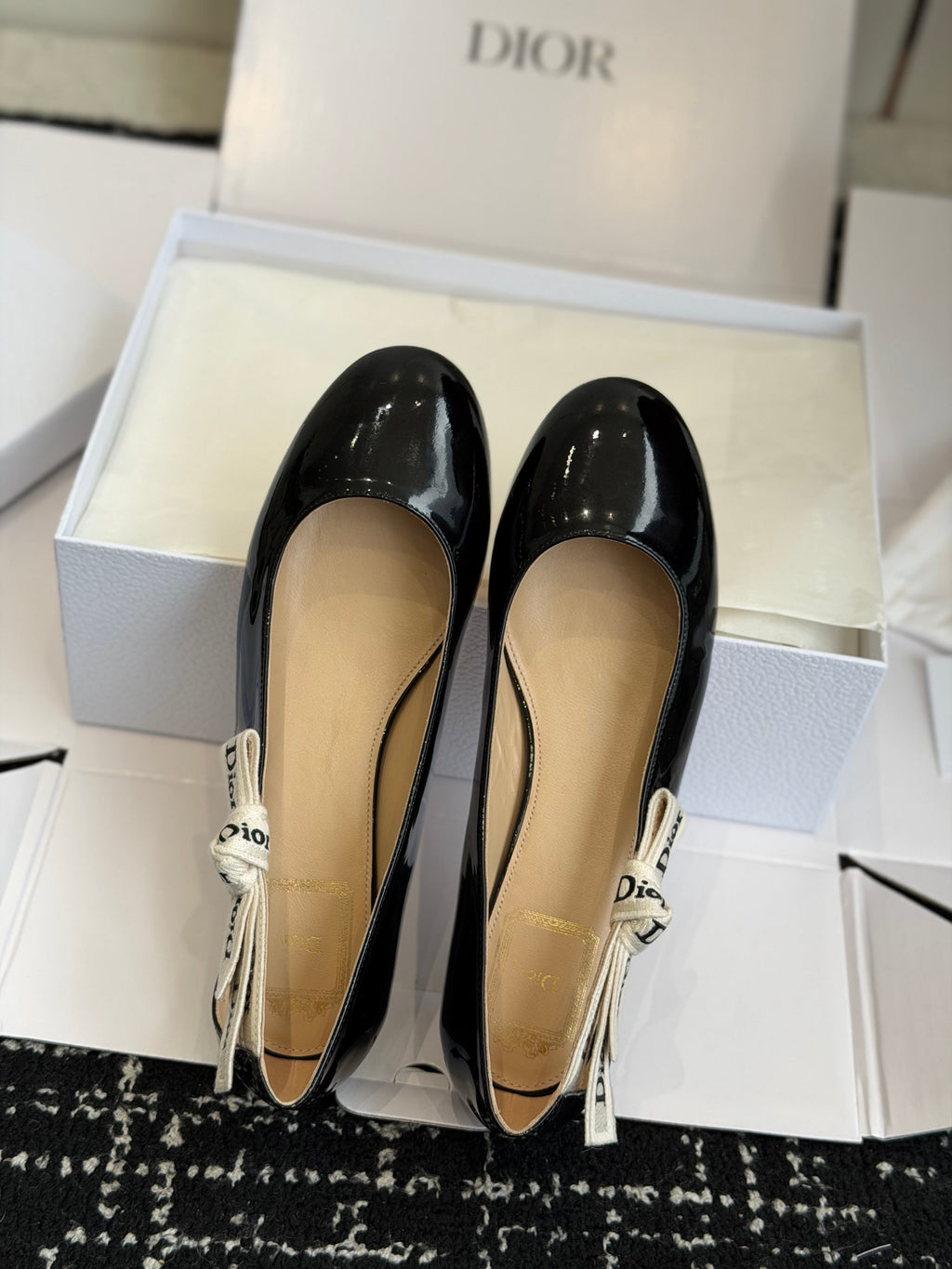 26SS New Arrival: Round Toe Openwork Low-Heel Mary Jane Shoes