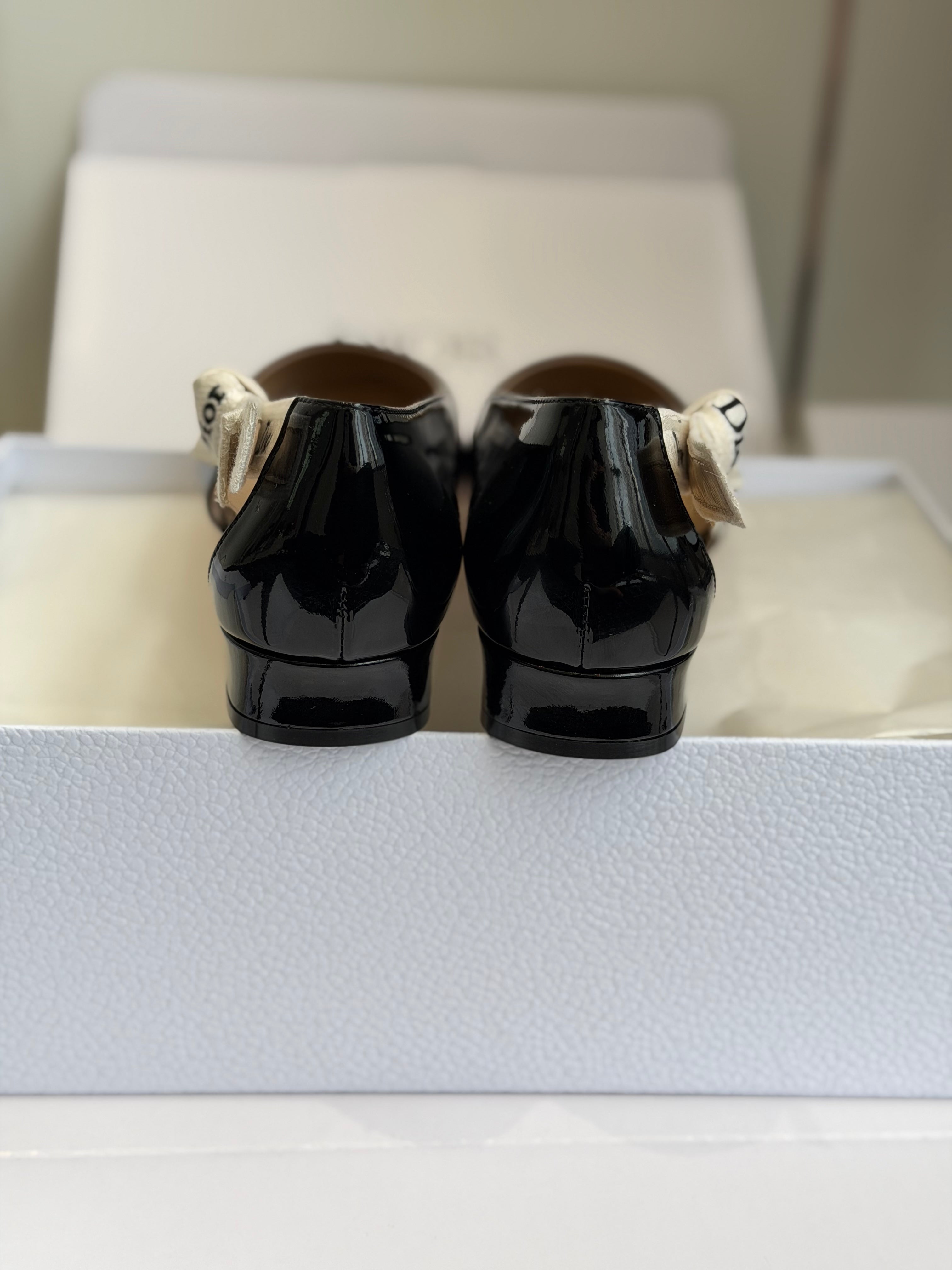 26SS New Arrival: Round Toe Openwork Low-Heel Mary Jane Shoes