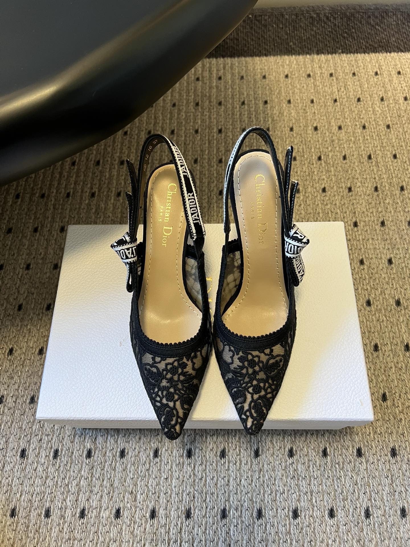 26SS Classic Pointed-Toe Bow High Heels