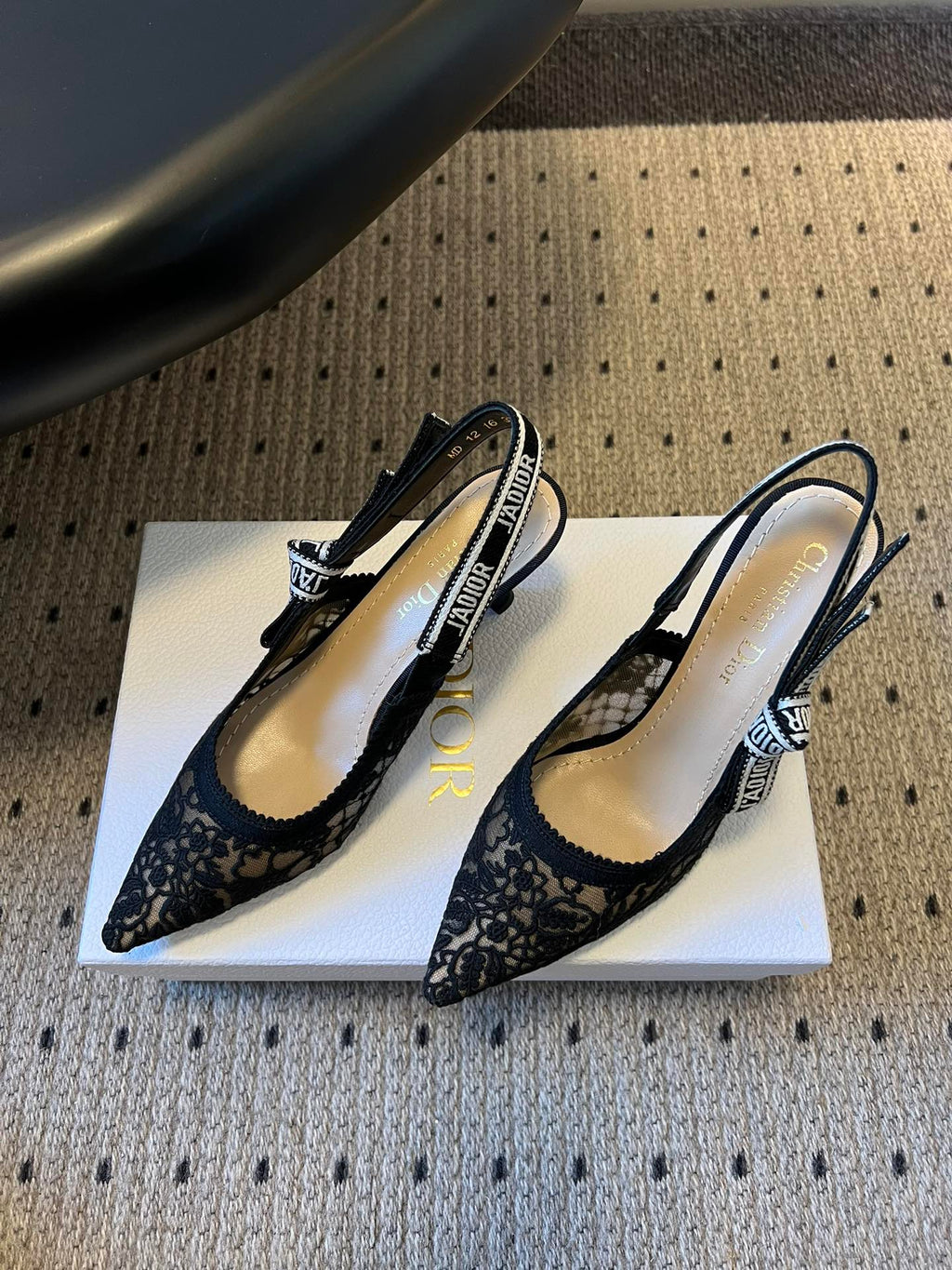 26SS Classic Pointed-Toe Bow High Heels