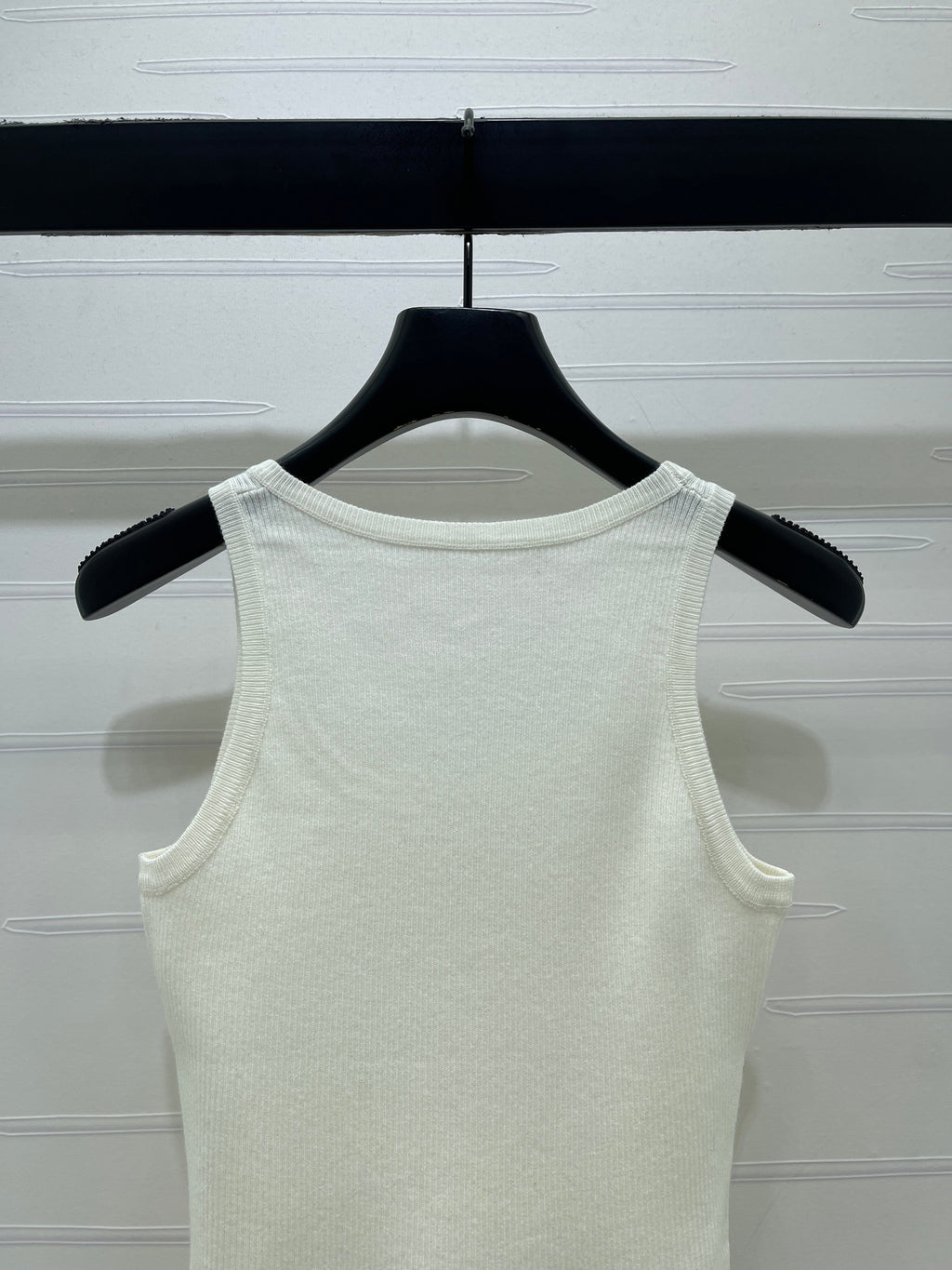 26NEW U-neck knitted vest