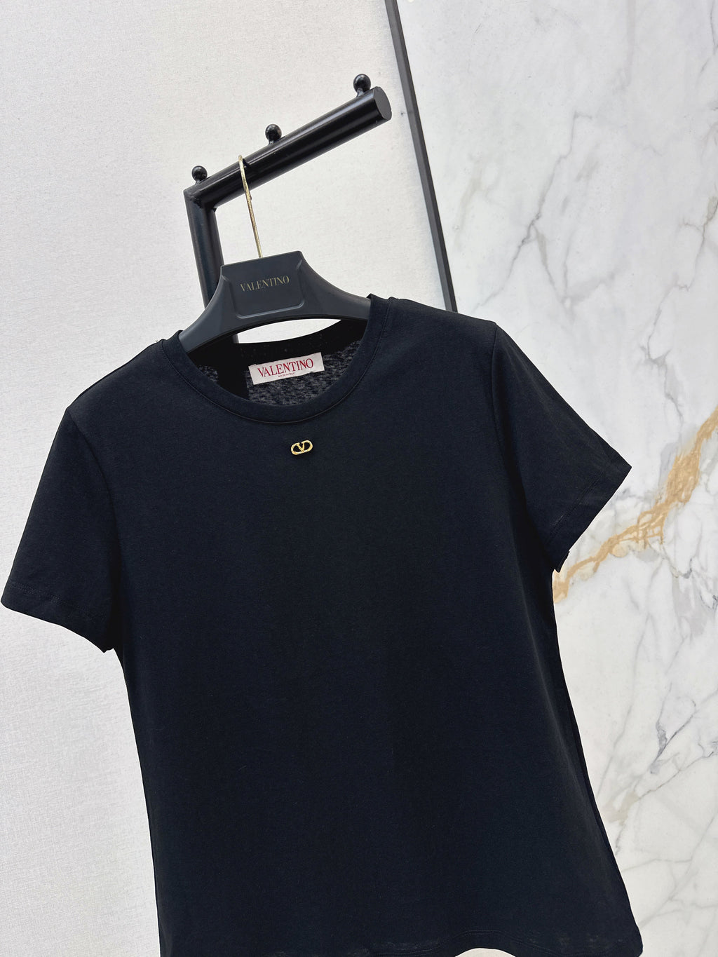 26SS New Light Luxury Style Metal Buckle Crew Neck T-Shirt