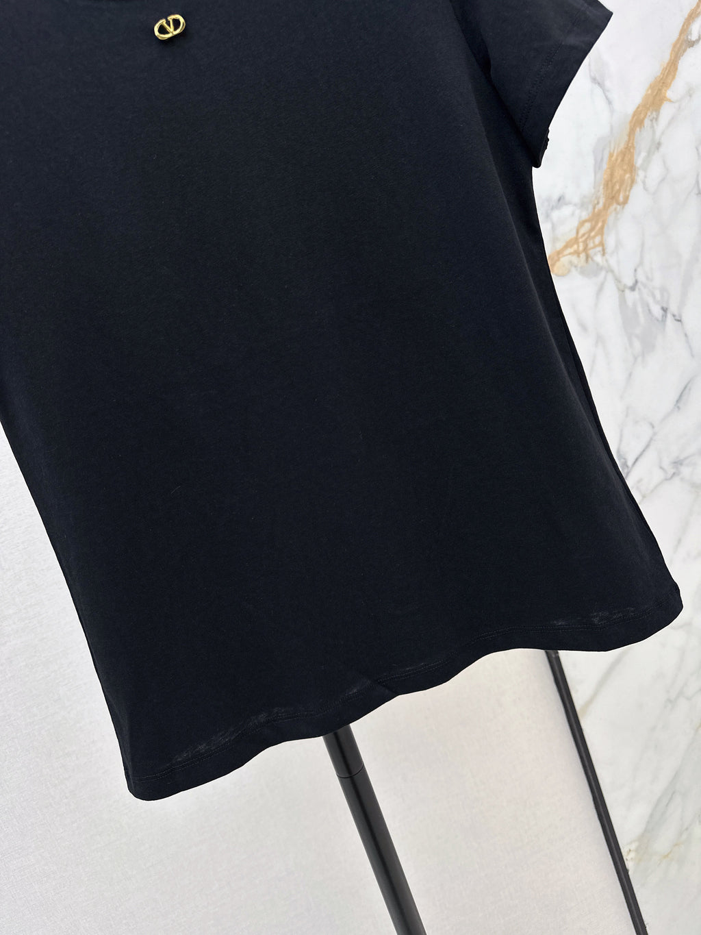 26SS New Light Luxury Style Metal Buckle Crew Neck T-Shirt
