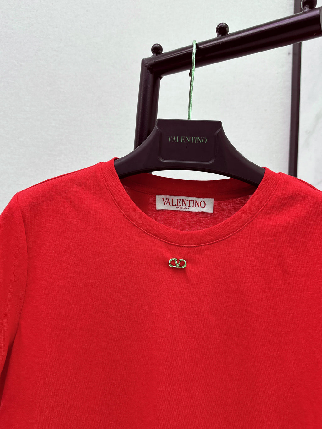 26SS New Light Luxury Style Metal Buckle Crew Neck T-Shirt