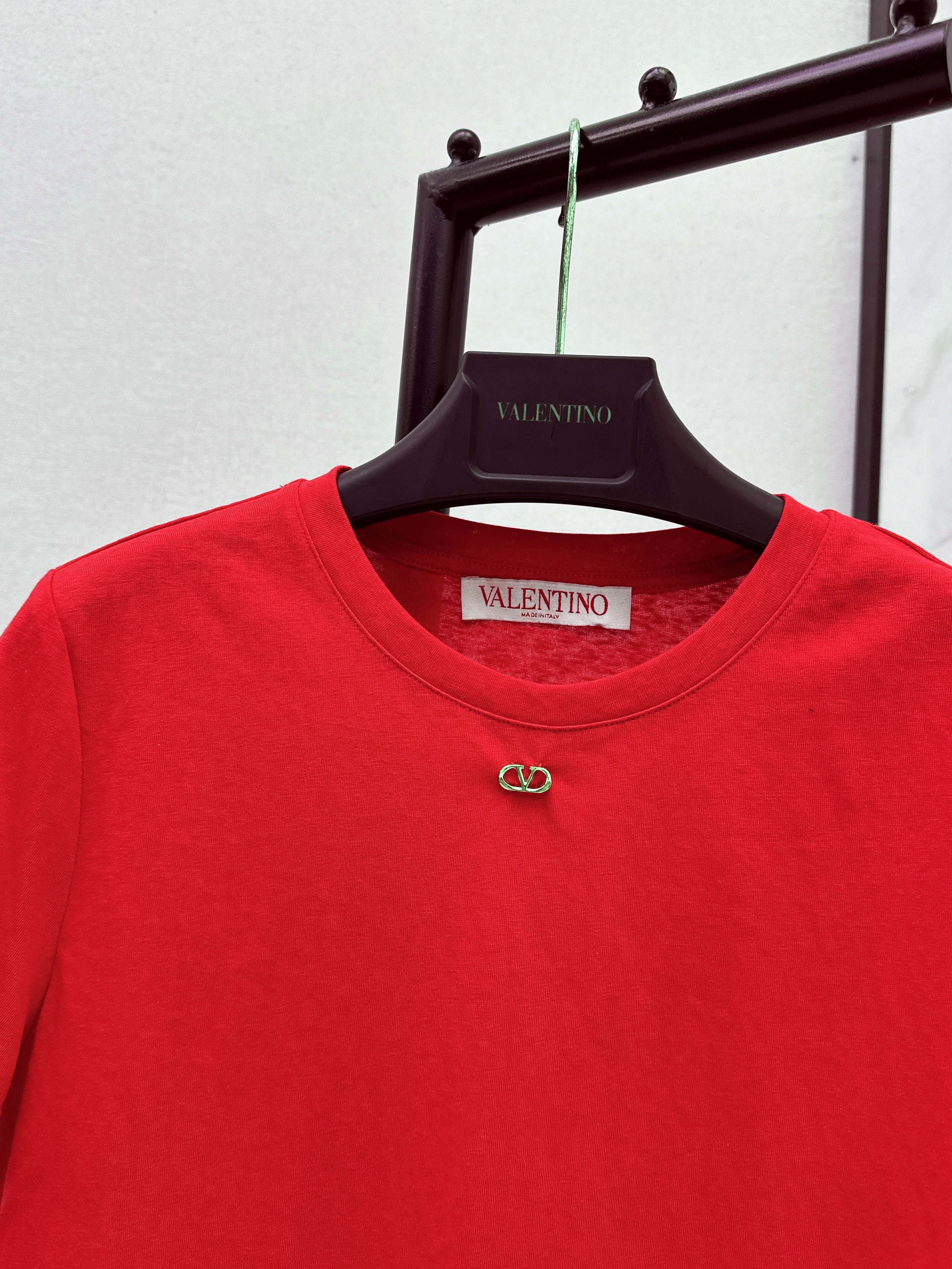 26SS New Light Luxury Style Metal Buckle Crew Neck T-Shirt