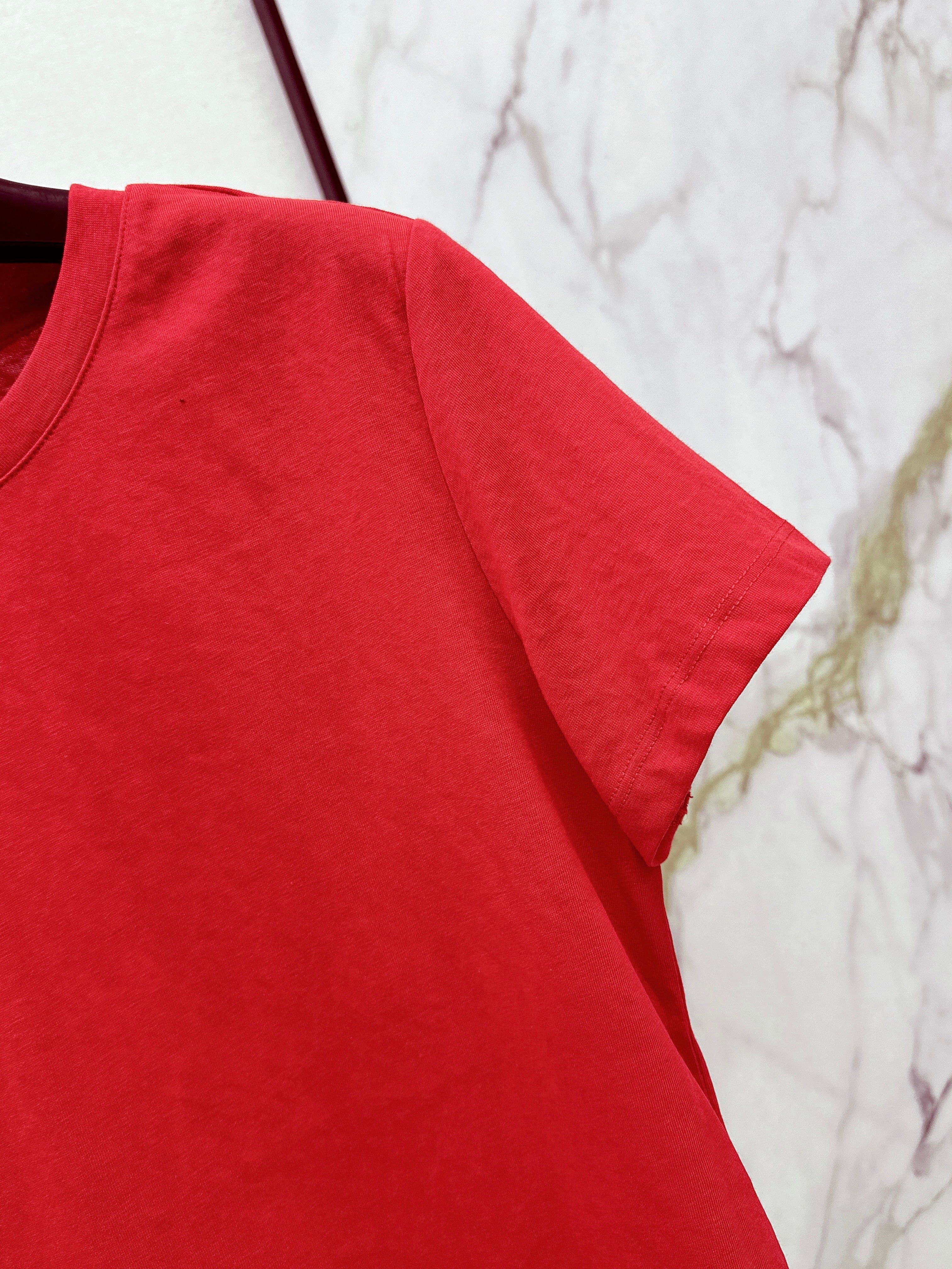 26SS New Light Luxury Style Metal Buckle Crew Neck T-Shirt