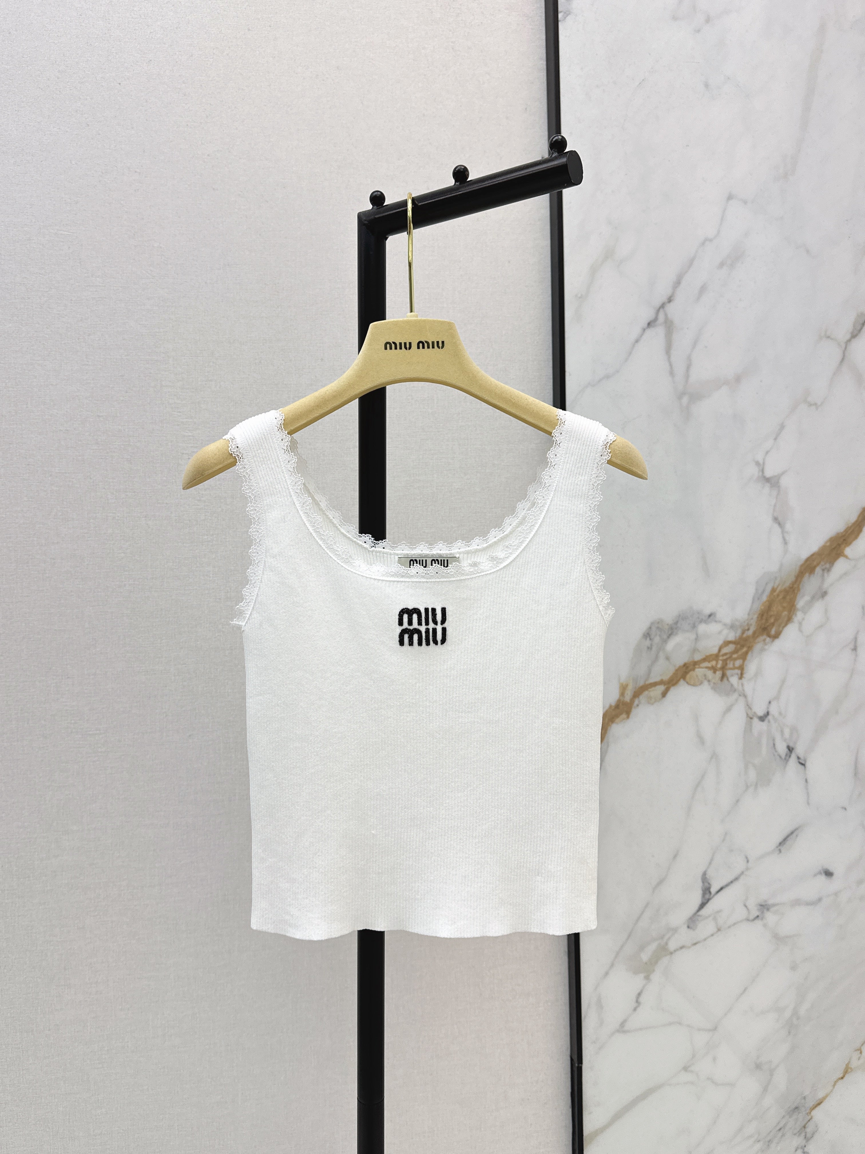 26SS New Lace-Trimmed Knitted Vest