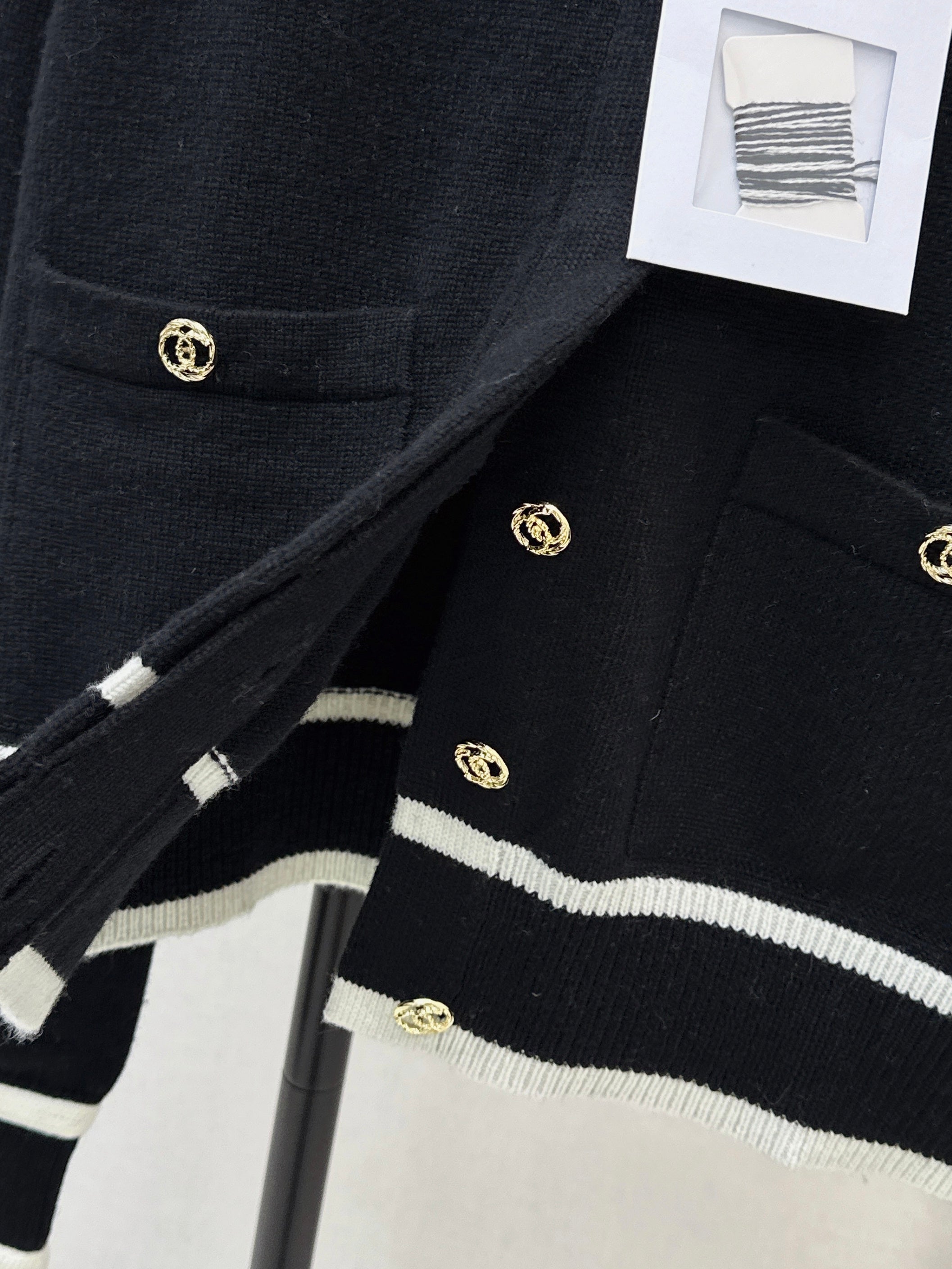 26SS Color Block Jogger Cardigan