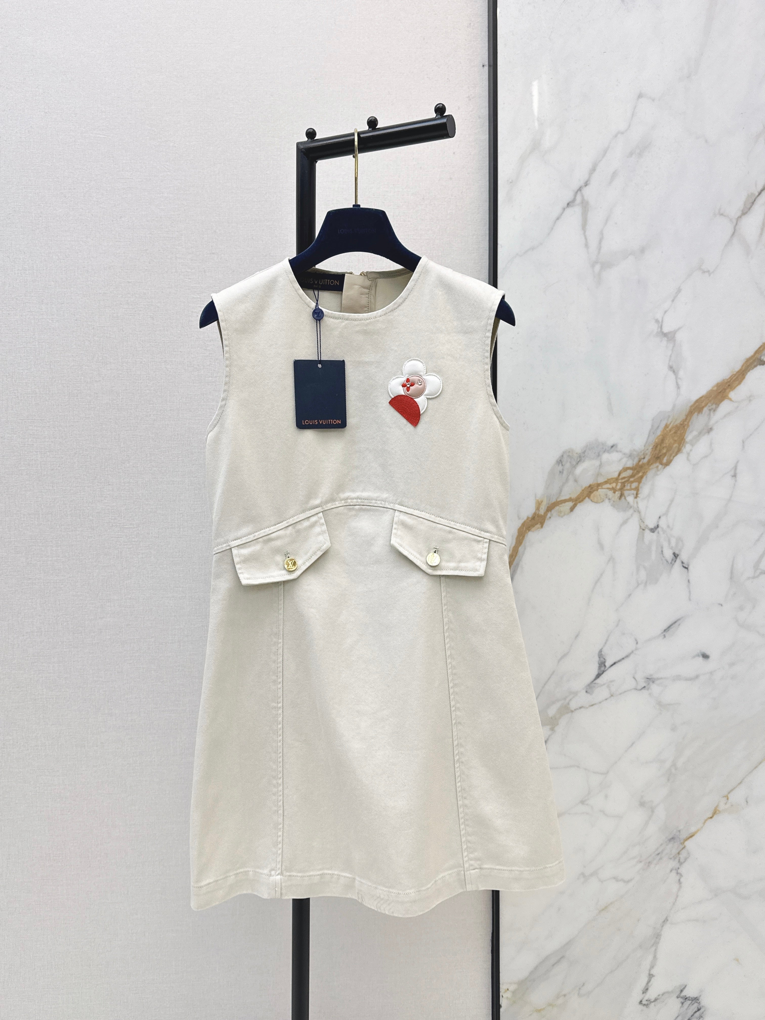 26SS Embroidered Sleeveless Dress