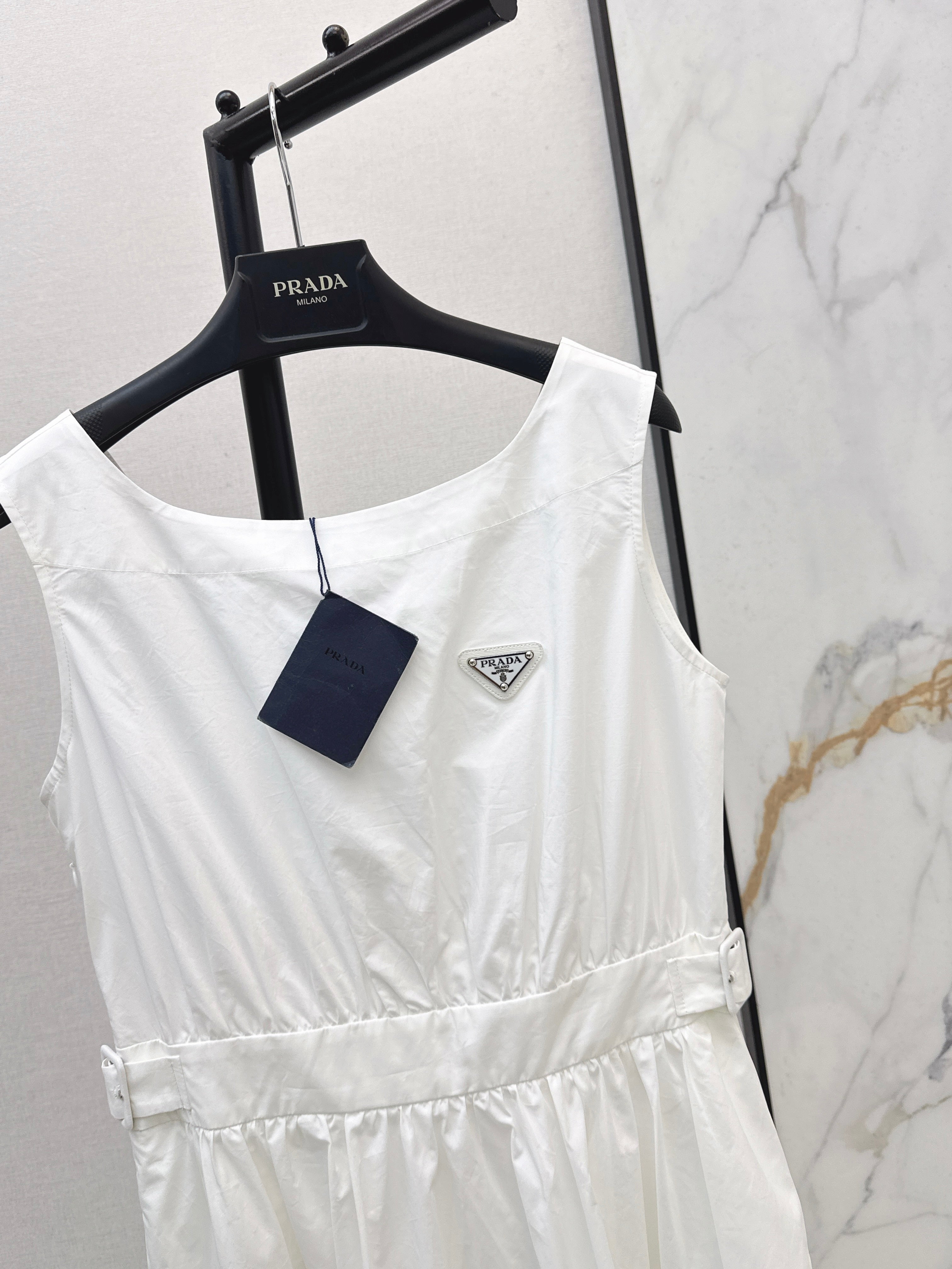 26SS New Spring/Summer Collection: Long Sleeveless Dress