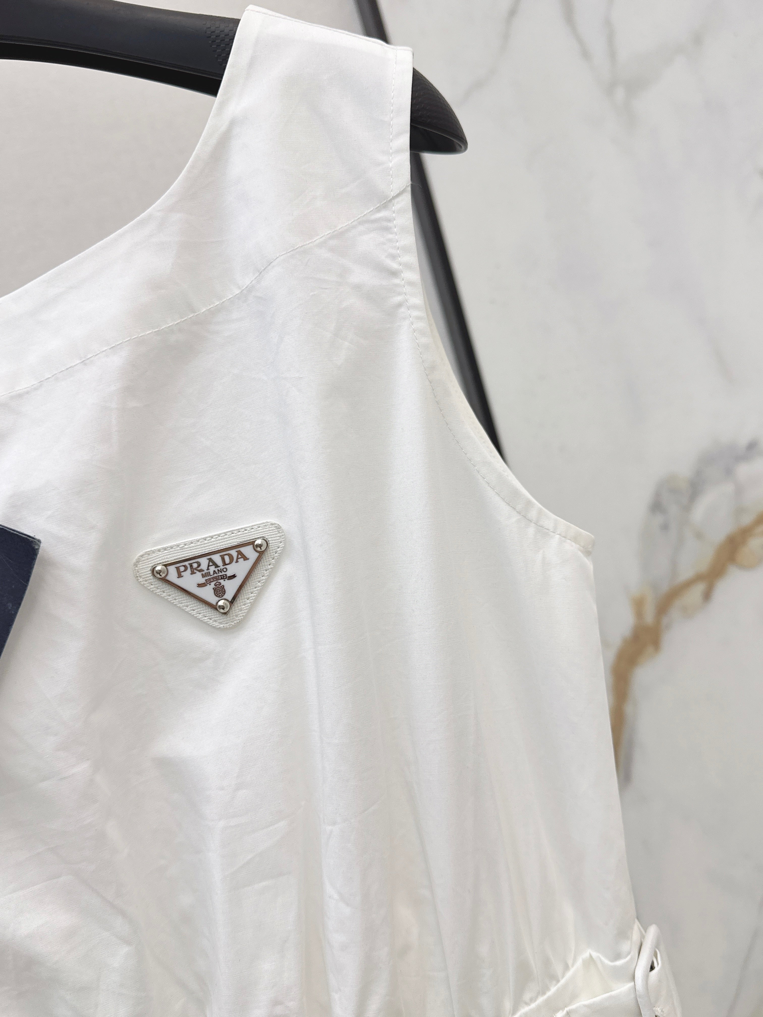 26SS New Spring/Summer Collection: Long Sleeveless Dress