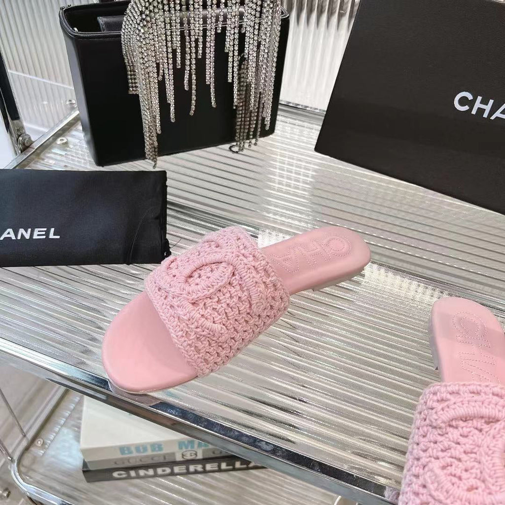 26s Stylish Summer Slides