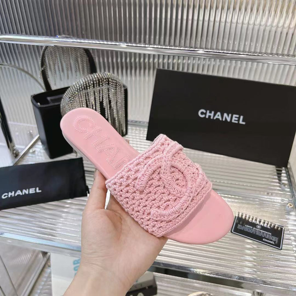 26s Stylish Summer Slides