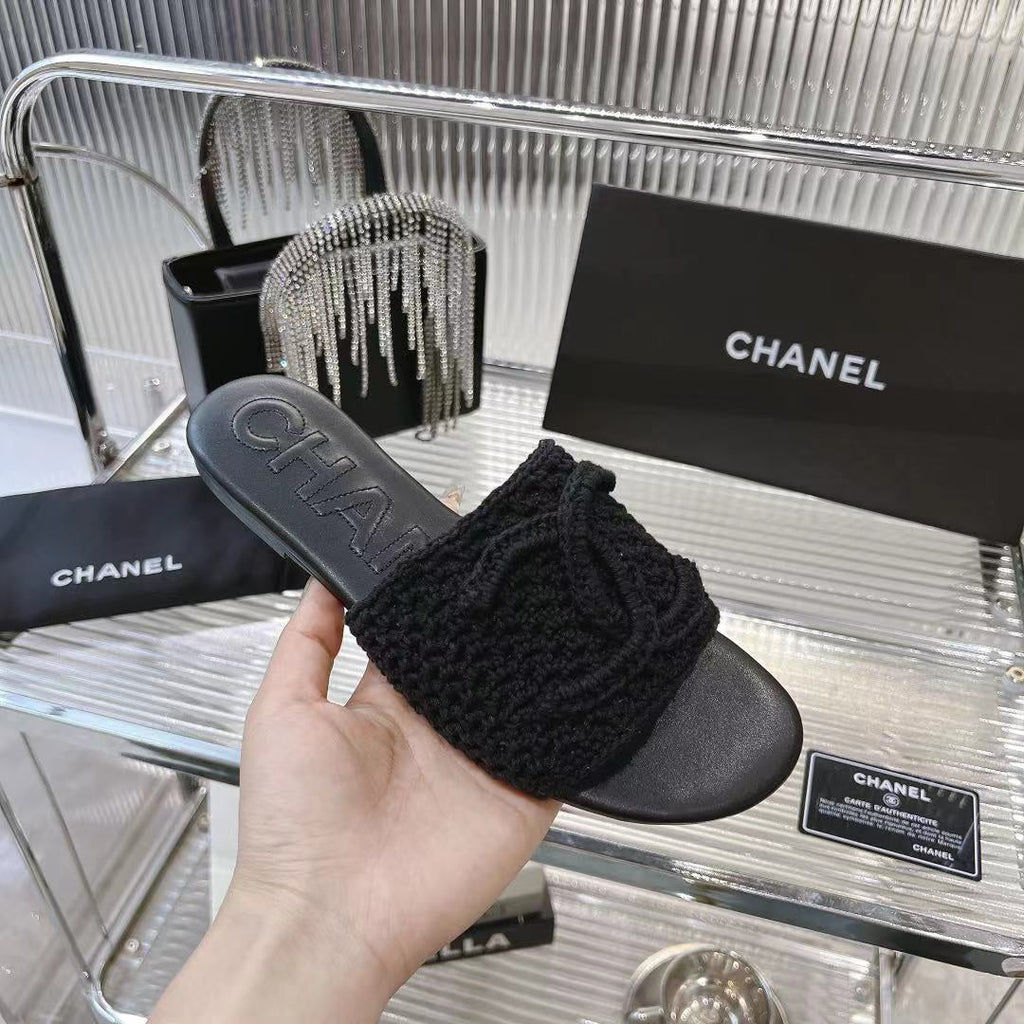26s Stylish Summer Slides