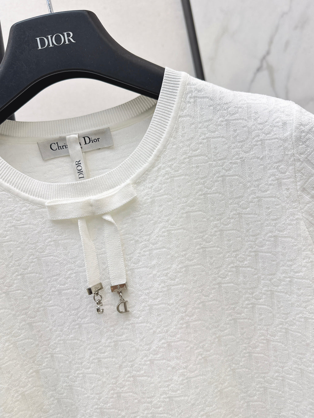 26SS Short-Sleeve Knit Top with Bowknot and Subtle Logo Pattern