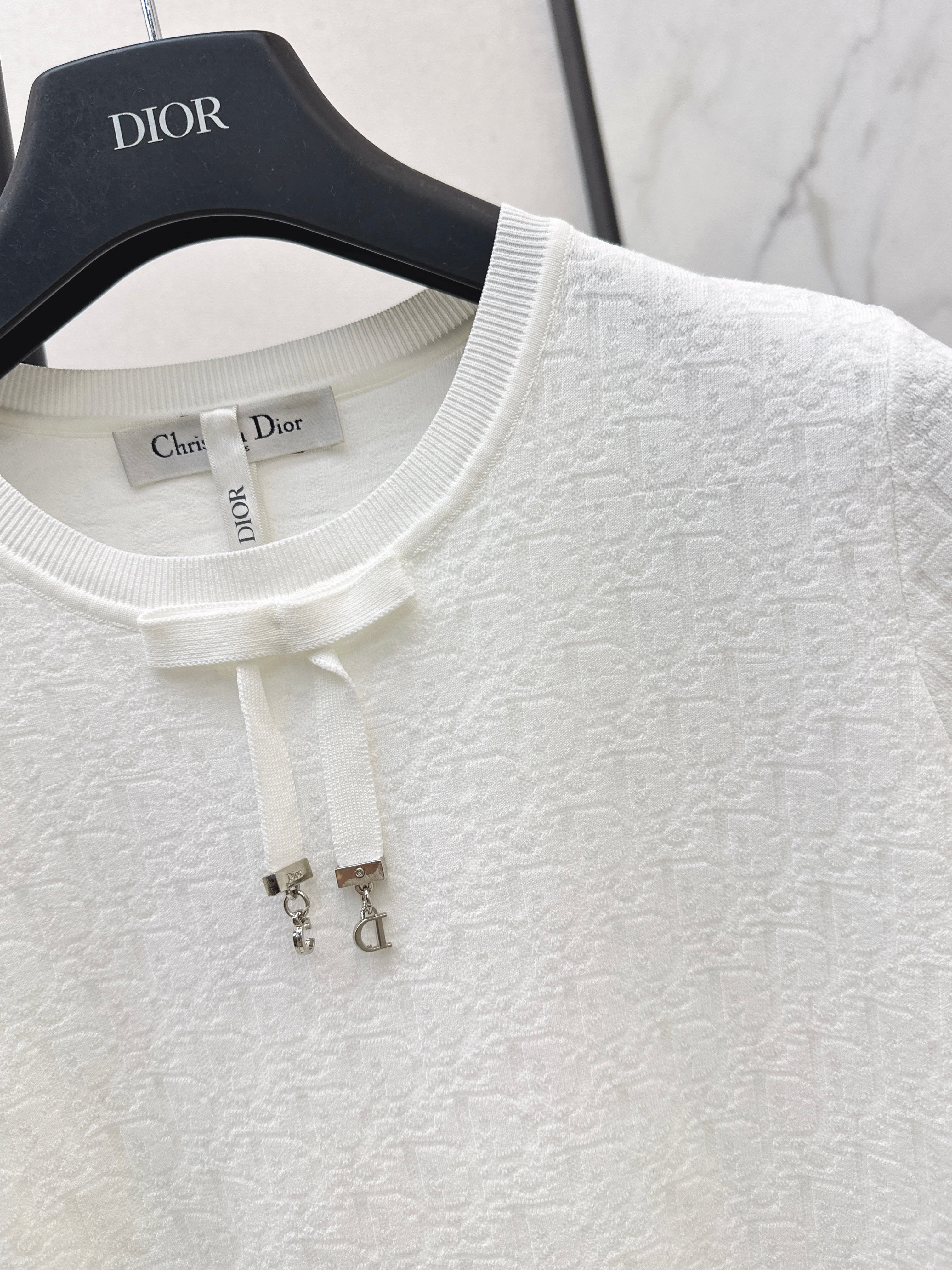 26SS Short-Sleeve Knit Top with Bowknot and Subtle Logo Pattern