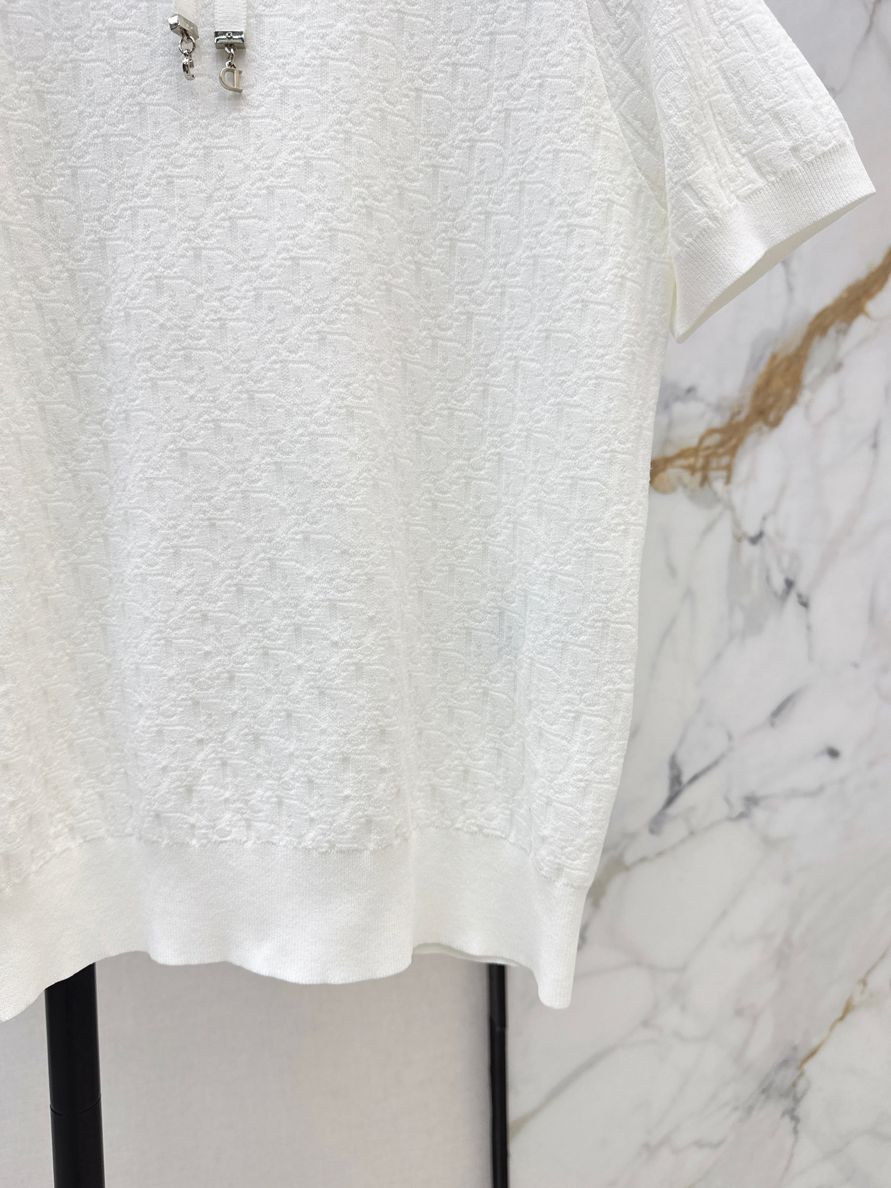 26SS Short-Sleeve Knit Top with Bowknot and Subtle Logo Pattern