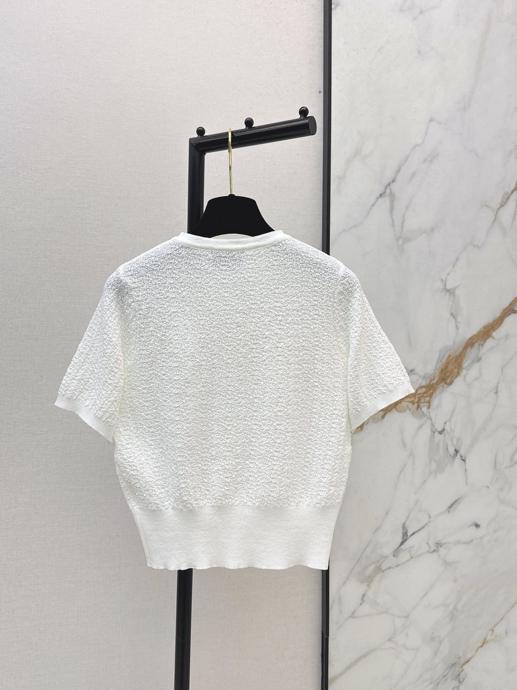 26SS Spring/Summer Latest Style: Short-Sleeve Knit Top with Hardware Embellishment