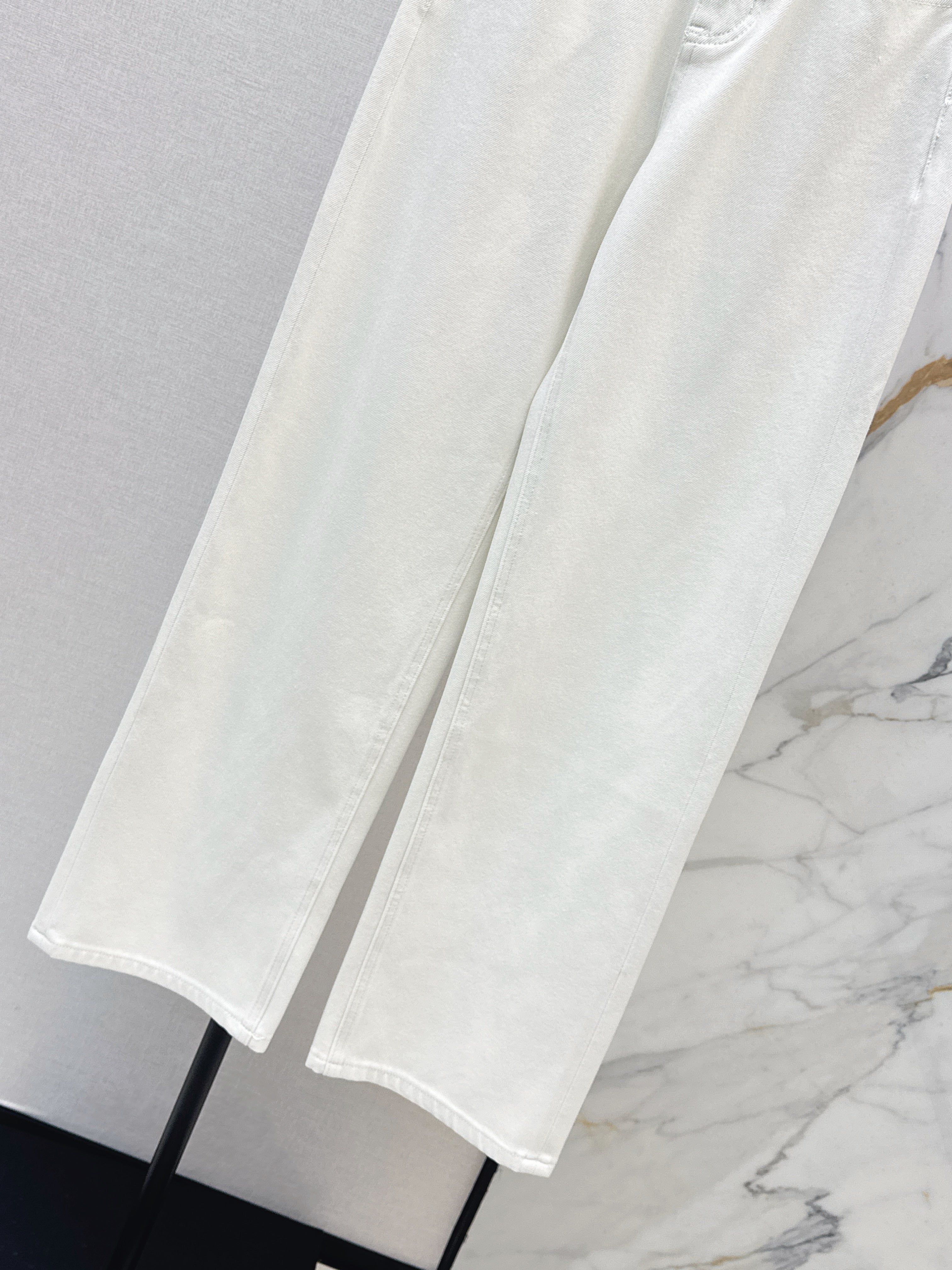 26SS New Straight-Leg Jeans