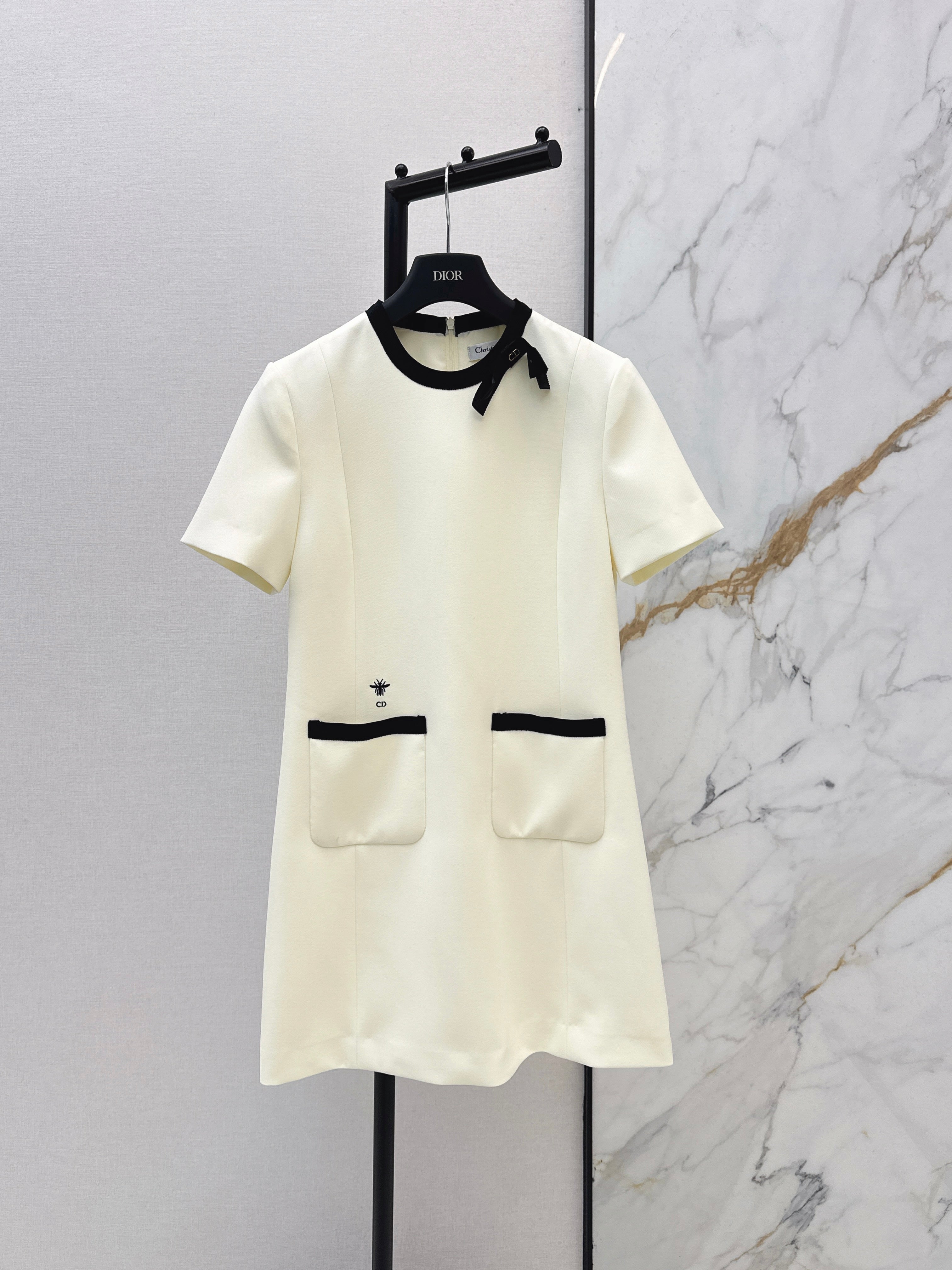 26SS Crew Neck Color-Block Short-Sleeve Dress