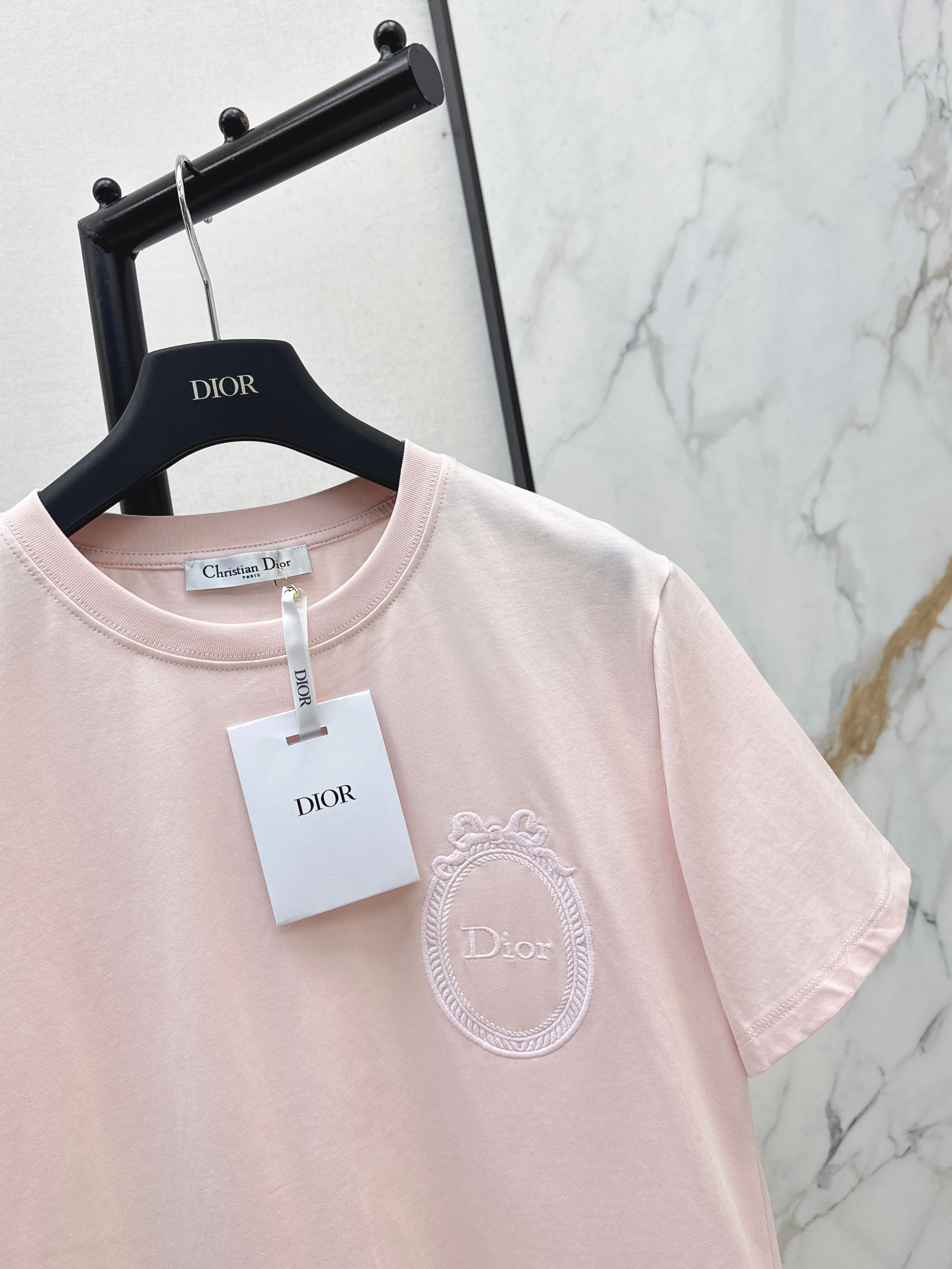 26SS Latest Spring/Summer Collection: Embroidered, Minimalist-Style T-Shirt