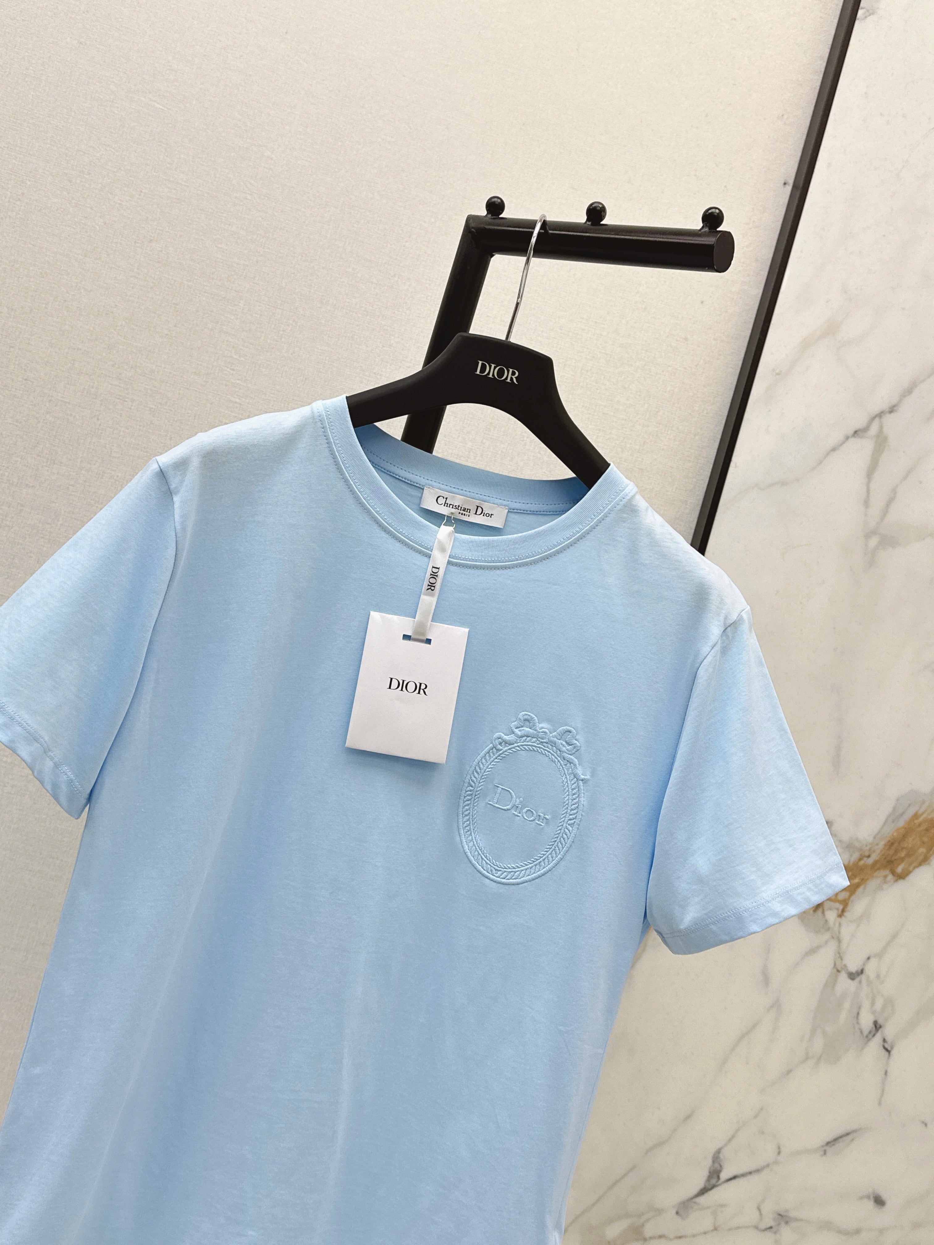 26SS Latest Spring/Summer Collection: Embroidered, Minimalist-Style T-Shirt