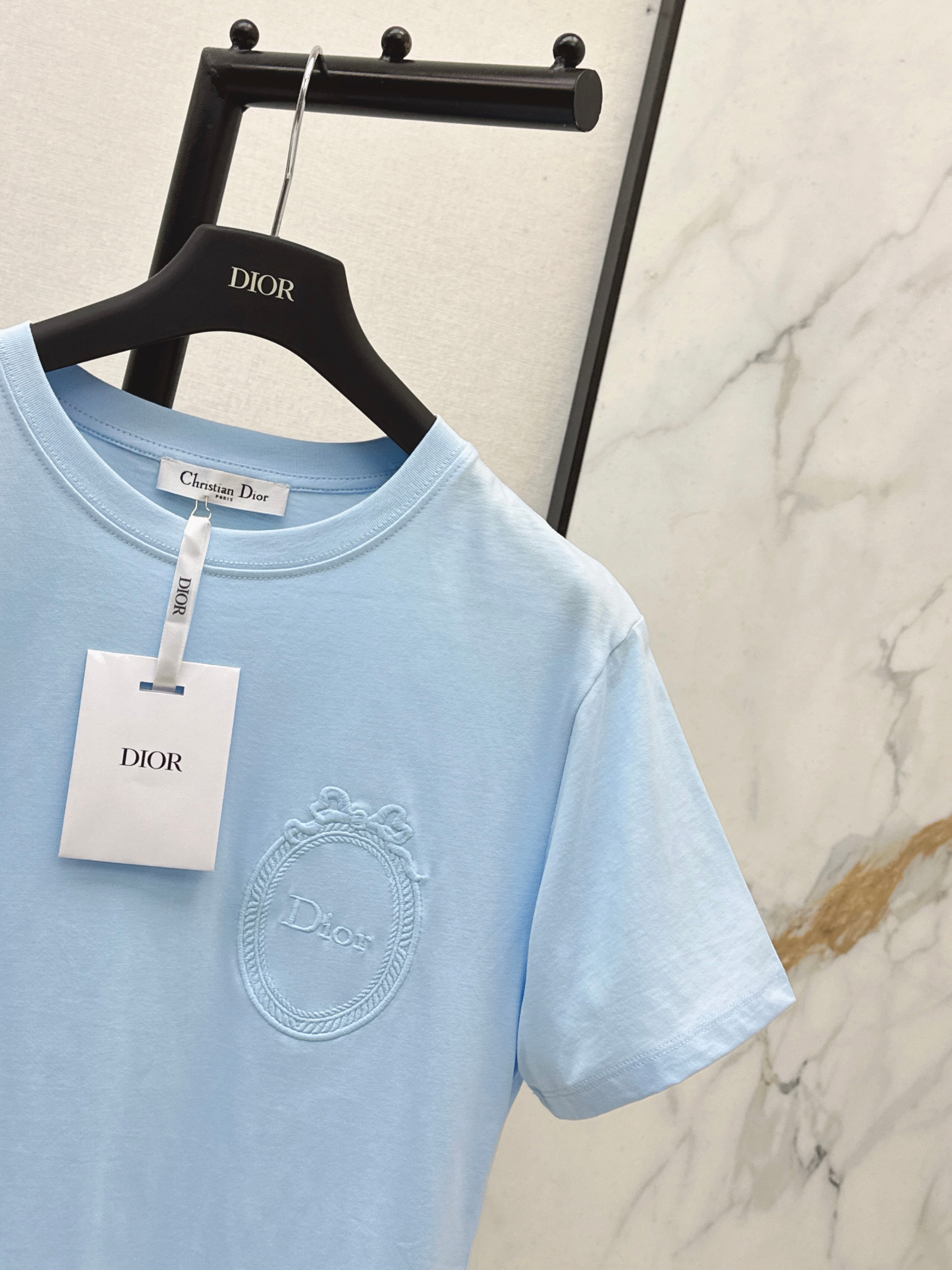 26SS Latest Spring/Summer Collection: Embroidered, Minimalist-Style T-Shirt