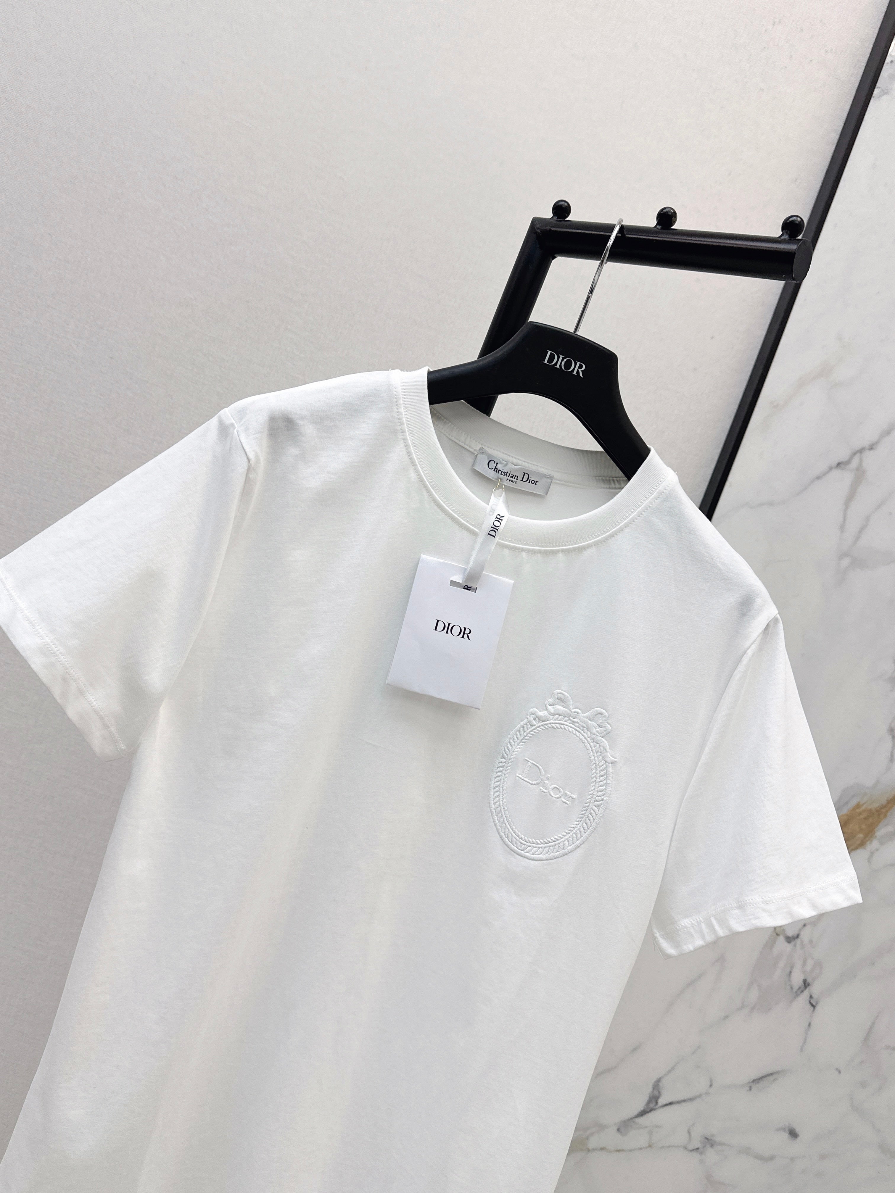 26SS Latest Spring/Summer Collection: Embroidered, Minimalist-Style T-Shirt