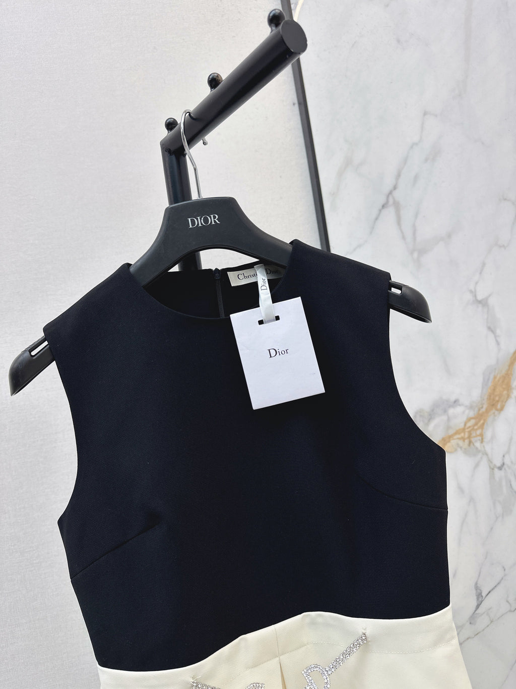 26SS Black & White Color-block Sleeveless Dress