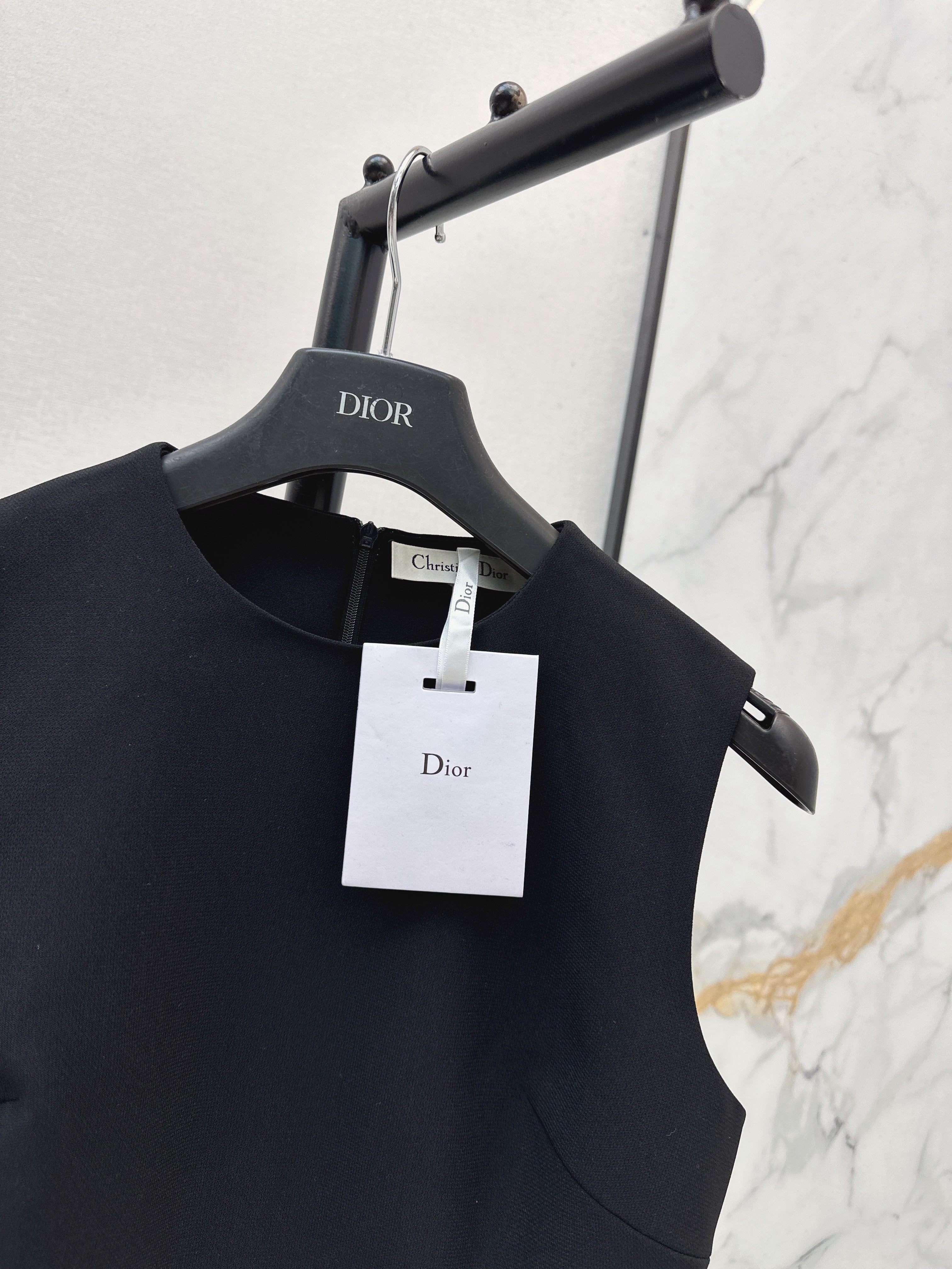 26SS Black & White Color-block Sleeveless Dress