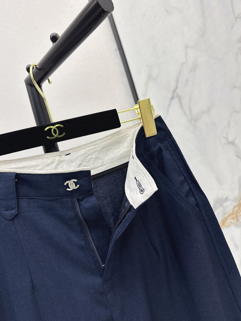 26SS Relaxed-Fit High-Waisted Wide-Leg Trousers