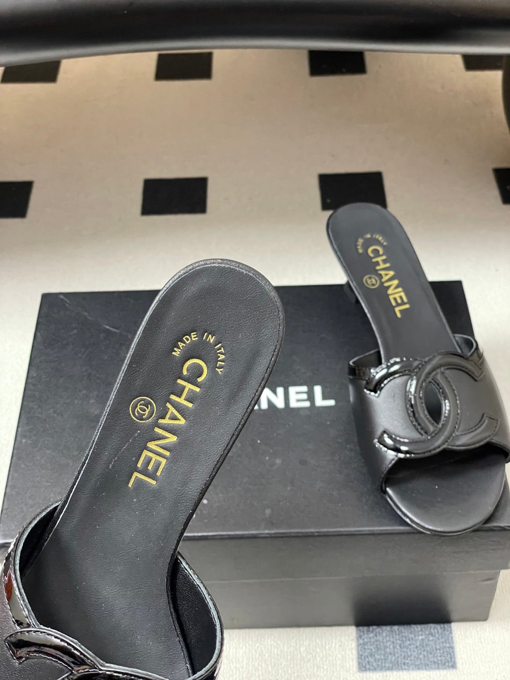 26SS New Spring/Summer Resort-Style Slides
