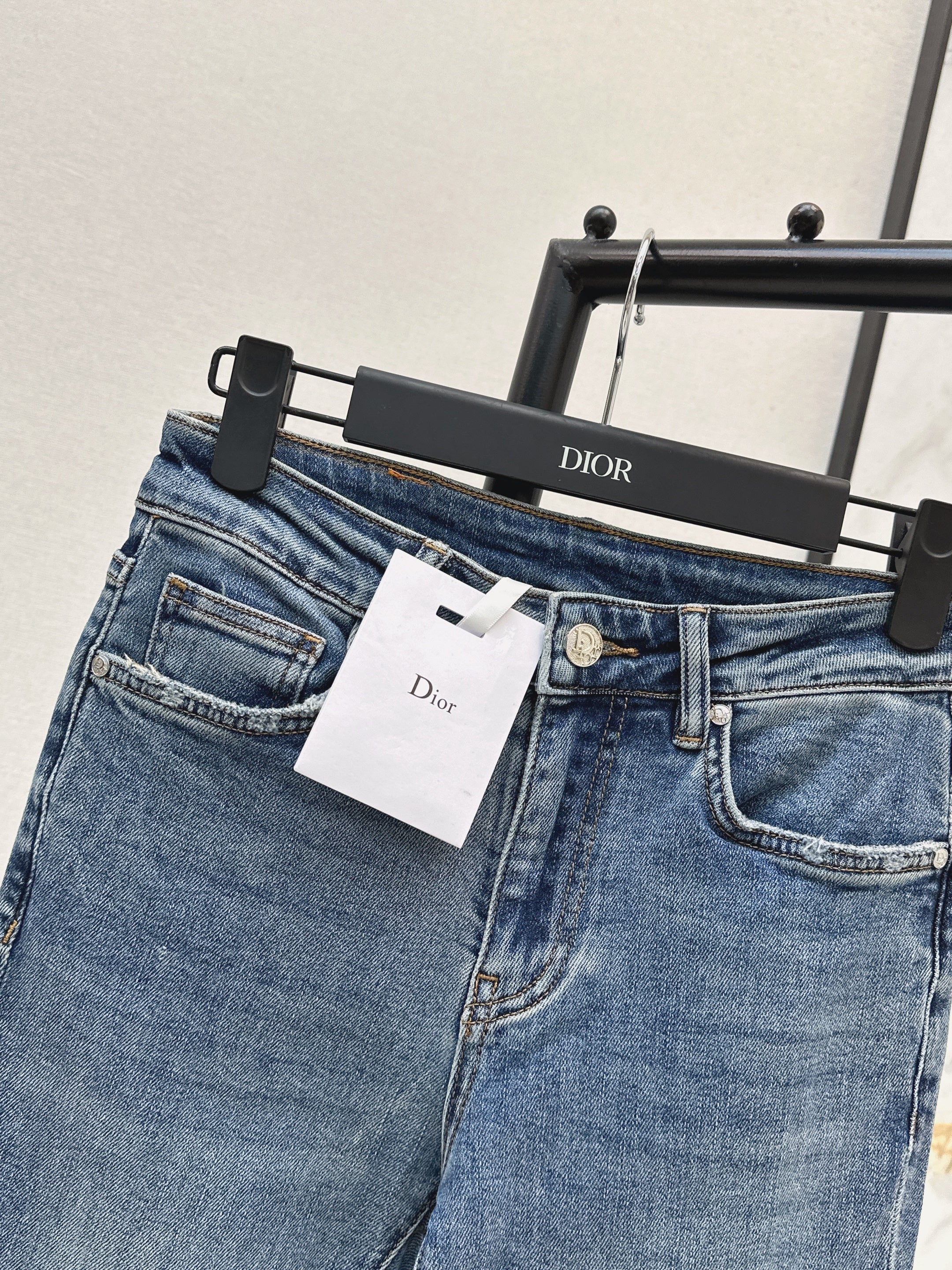 26SS New Slim-Fit Flared Jeans