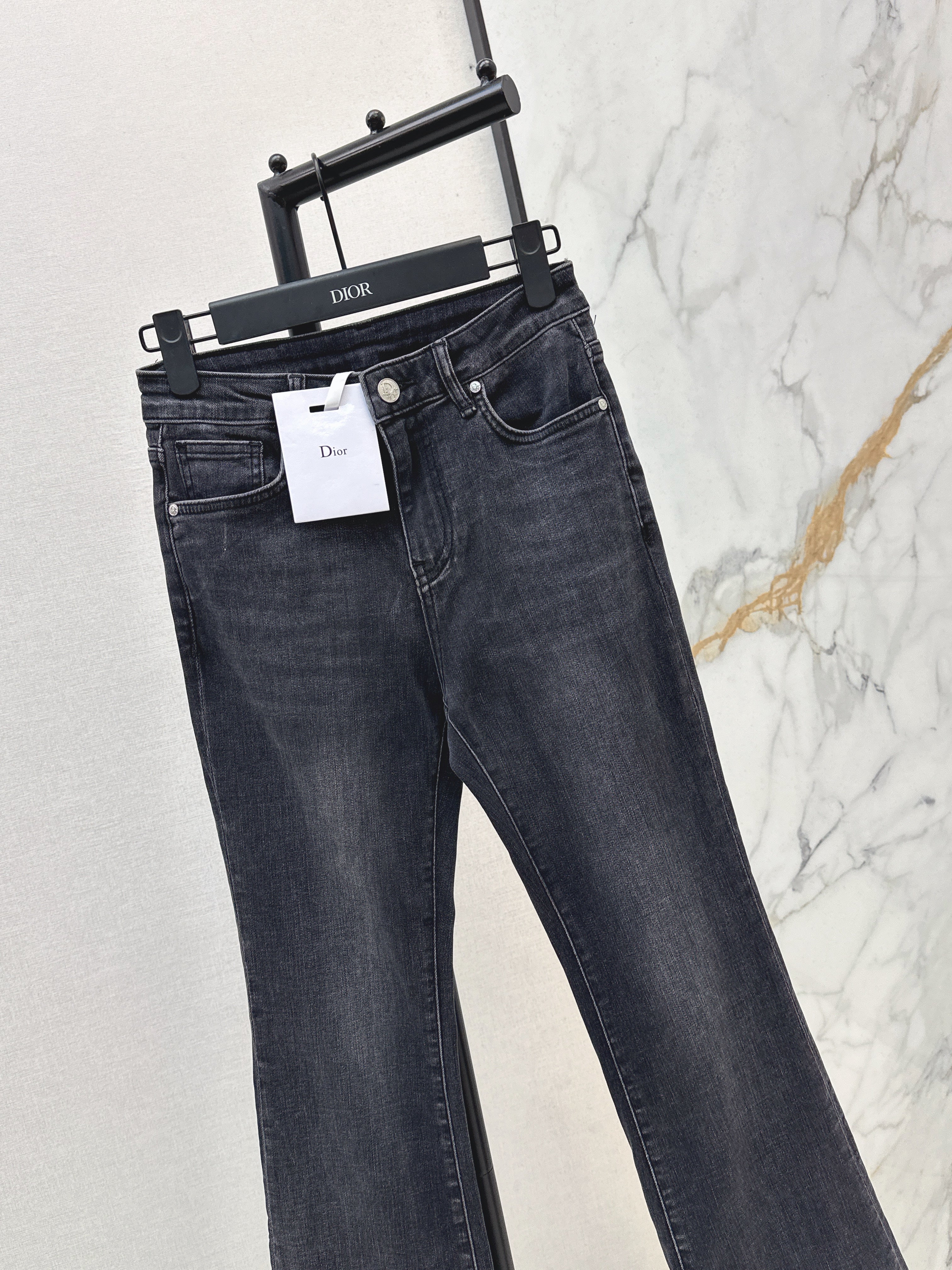 26SS New Slim-Fit Flared Jeans