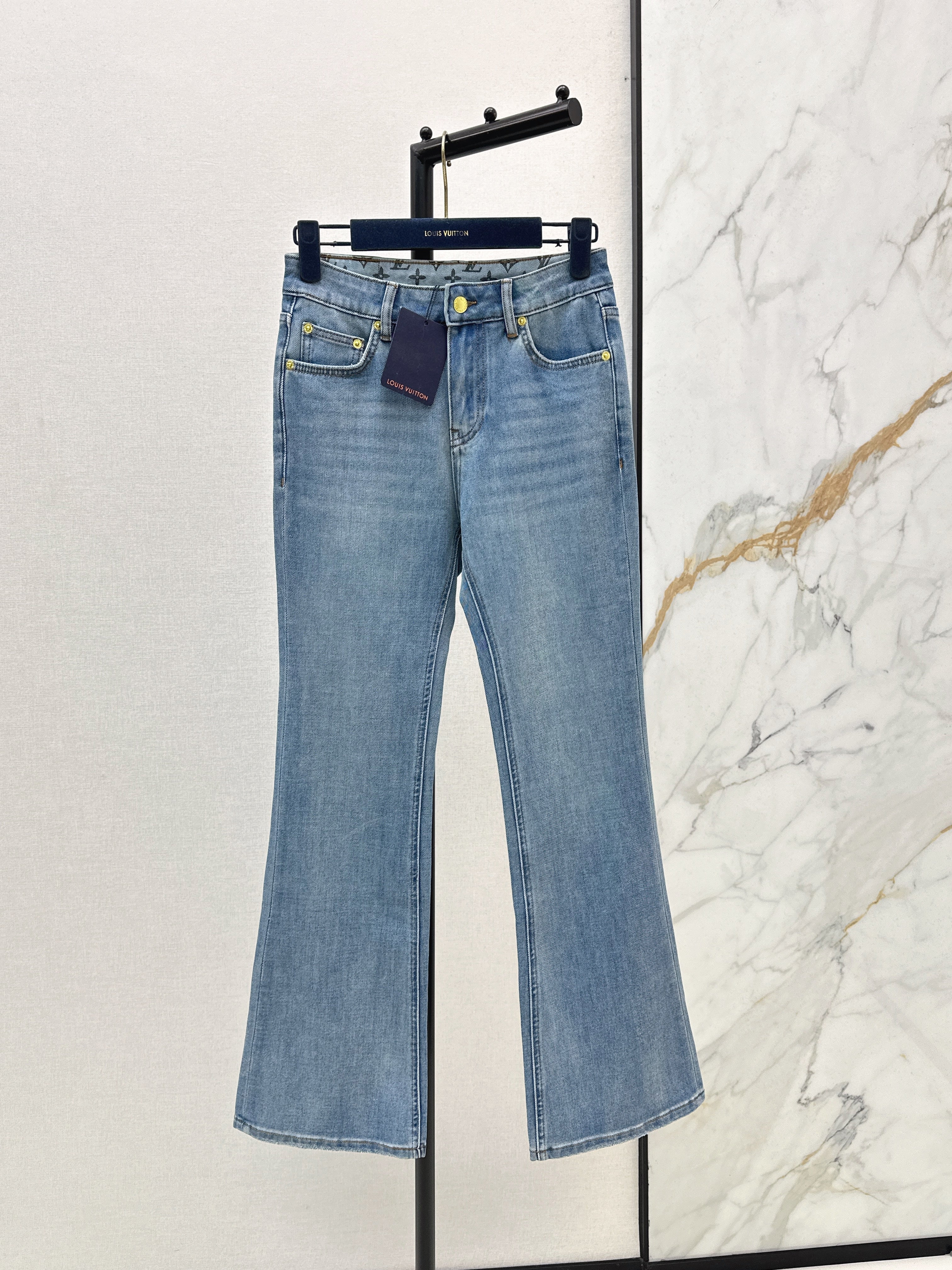 26SS Early Spring Latest Style: Slim-Fit Flared Jeans