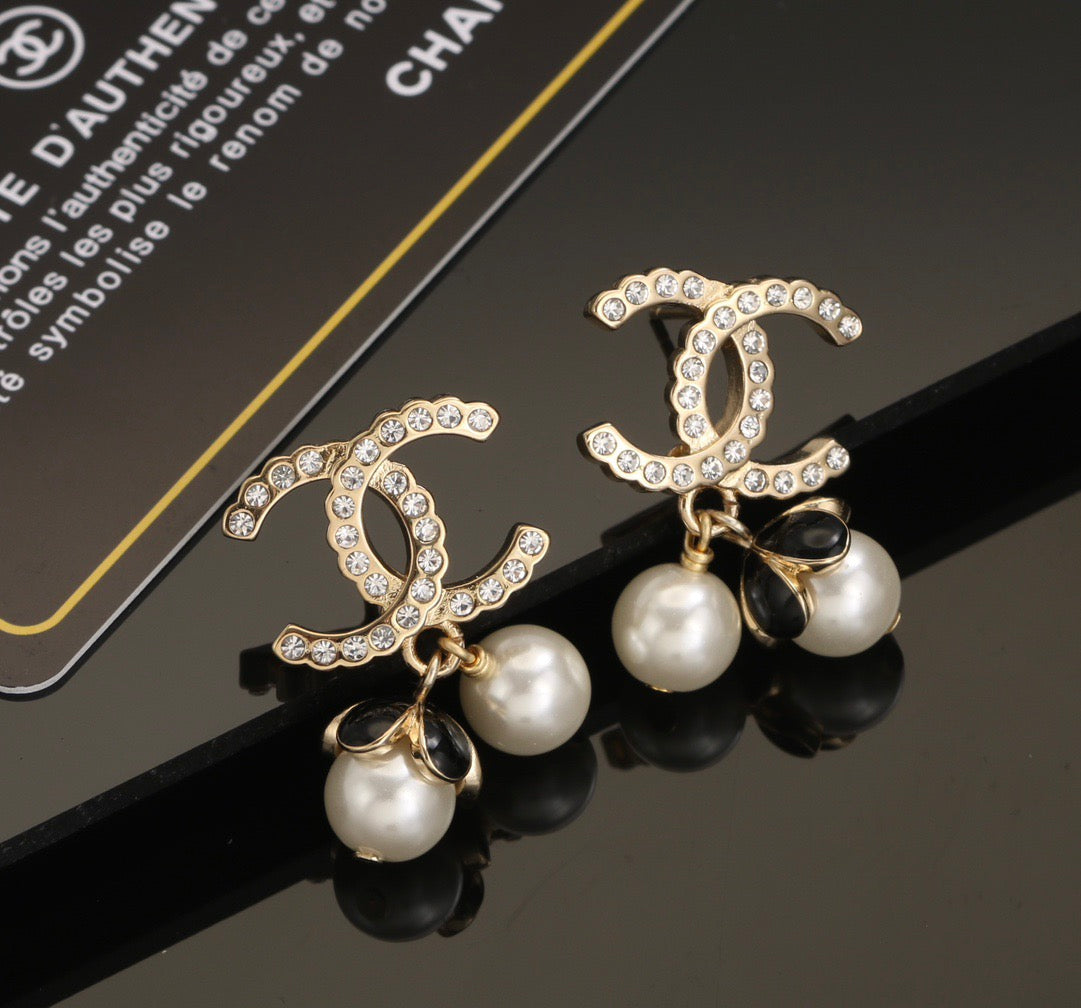 Gold diamond pearl stud earrings